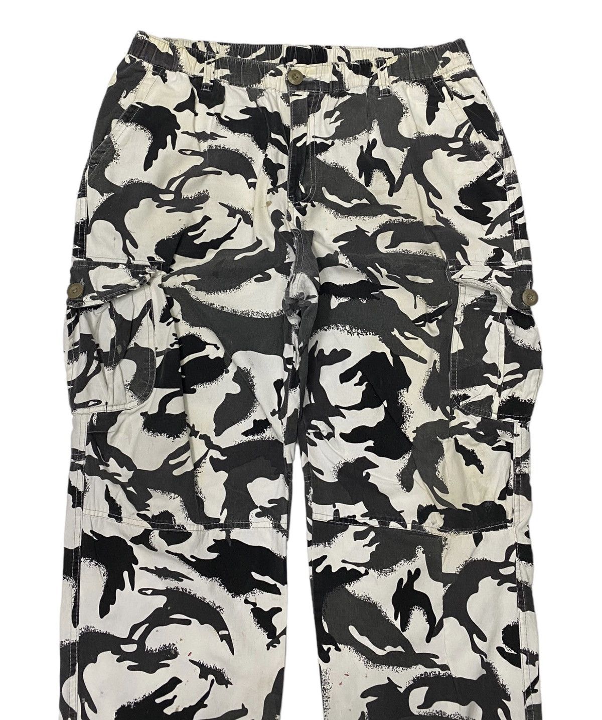 Japanese Brand JAPANESE BRAND WHITE CAMO MULTI POCKET CARGO PANTS Size US 33 - 5 Thumbnail