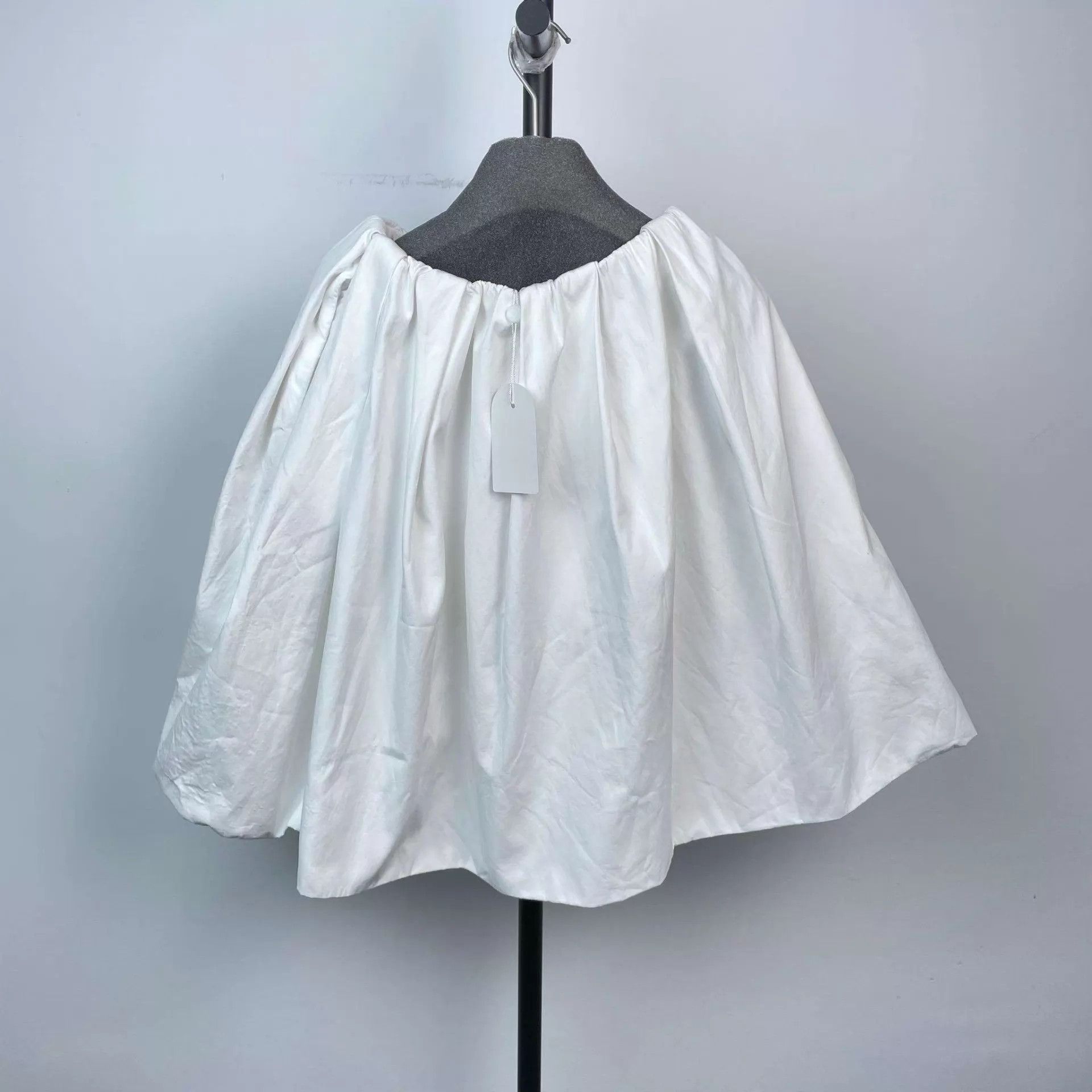Miu Miu MIU MIU 98 New White Skirt 40 Size 27" / US 4 / IT 40 - 1 Thumbnail