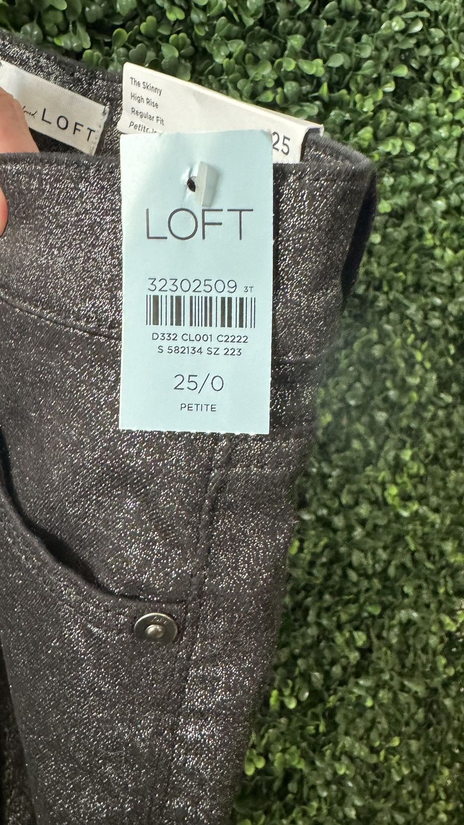 Loft LOFT Shimmer High Rise Skinny Jeans in Black Size 25" / US 0 / IT 36 - 9 Thumbnail