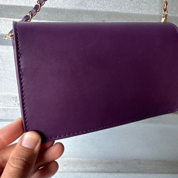 Badgley Mischka NWT BADGLEY MISCHKA PLUM DEBOSSED LOGO CROSSBODY Size ONE SIZE - 7 Thumbnail