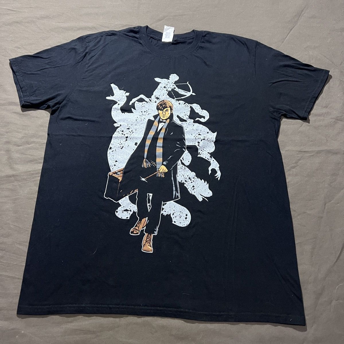 Gildan Newt Scamander Fantastic Beast movie Promo Tee XL Size US XL / EU 56 / 4 - 2 Thumbnail