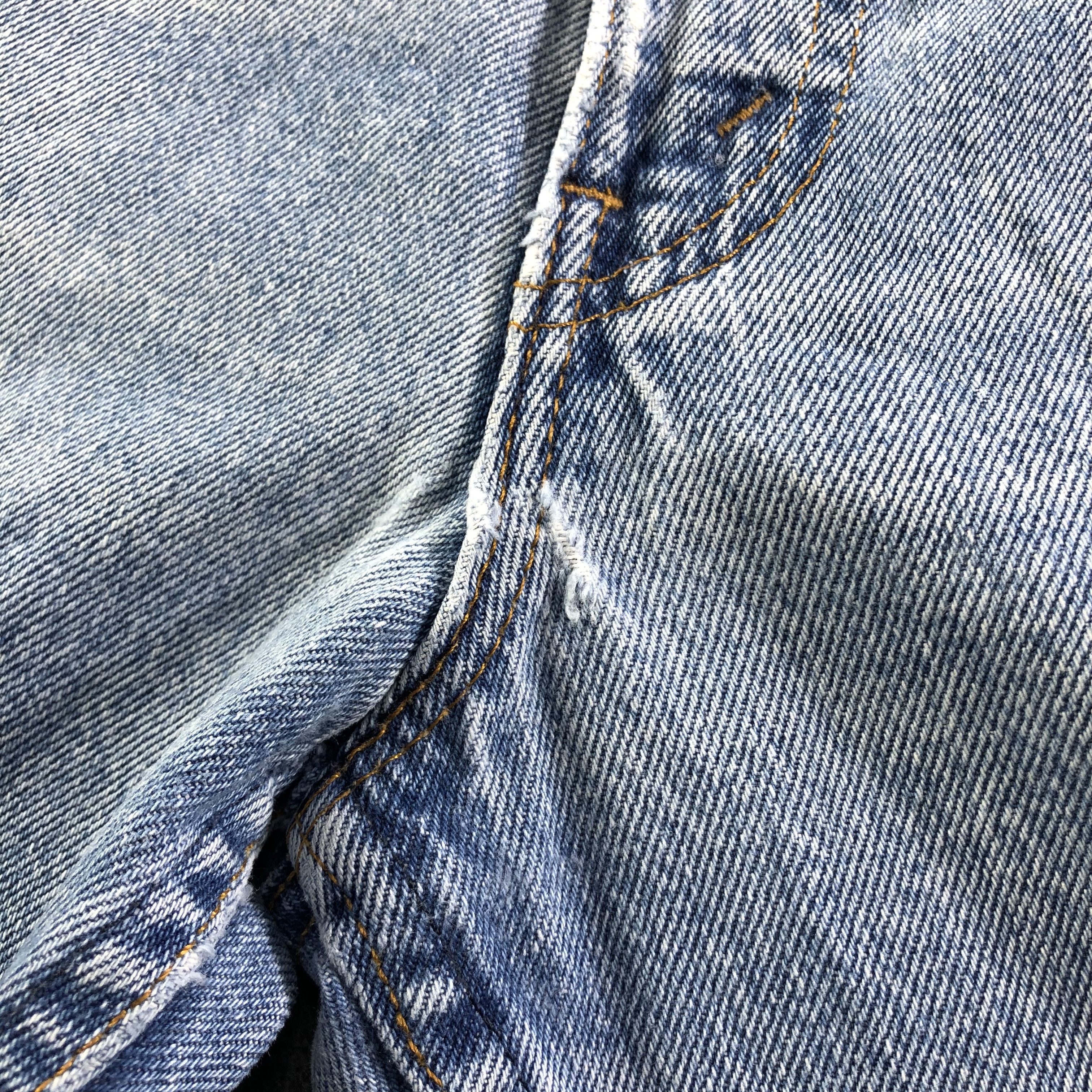Levi's Vintage Blue Wash Levis Jeans-J3443 Size US 35 - 8 Thumbnail