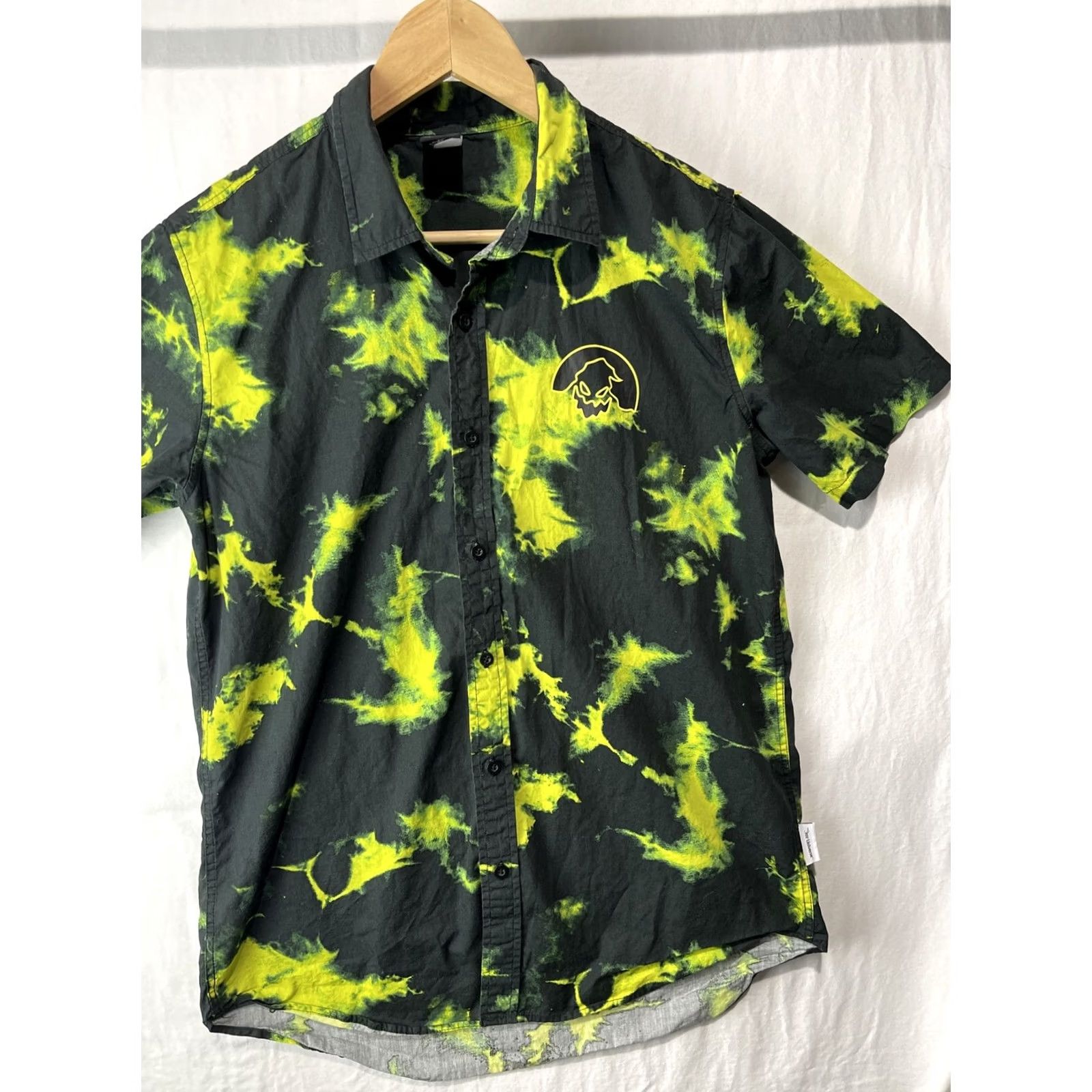 Disney Disney Oogie Boogie Shirt Mens Medium Green Ghost Flames Button-Up Casual Adult Size US M / EU 48-50 / 2 - 3 Thumbnail