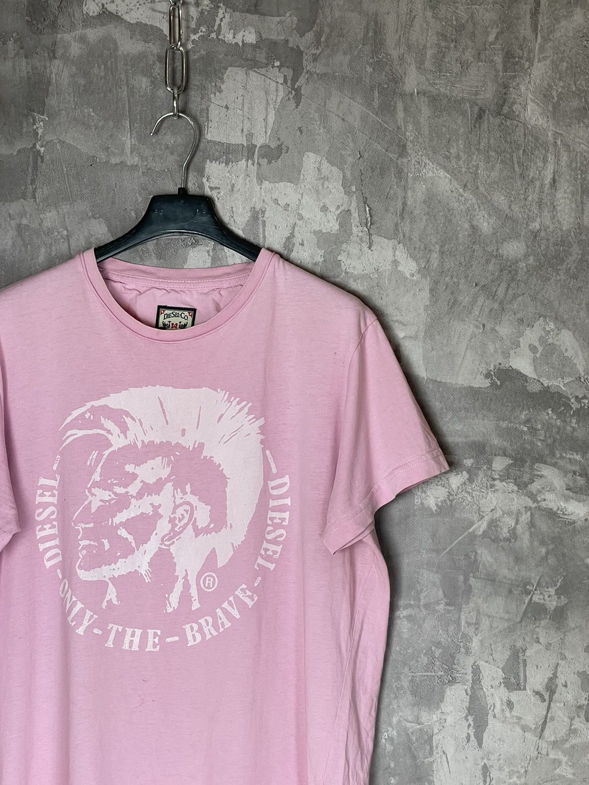 Diesel × Vintage 💎 Vintage Diesel Denim Division Logo Graphic Pink T-shirt Size XL / US 12-14 / IT 48-50 - 3 Thumbnail