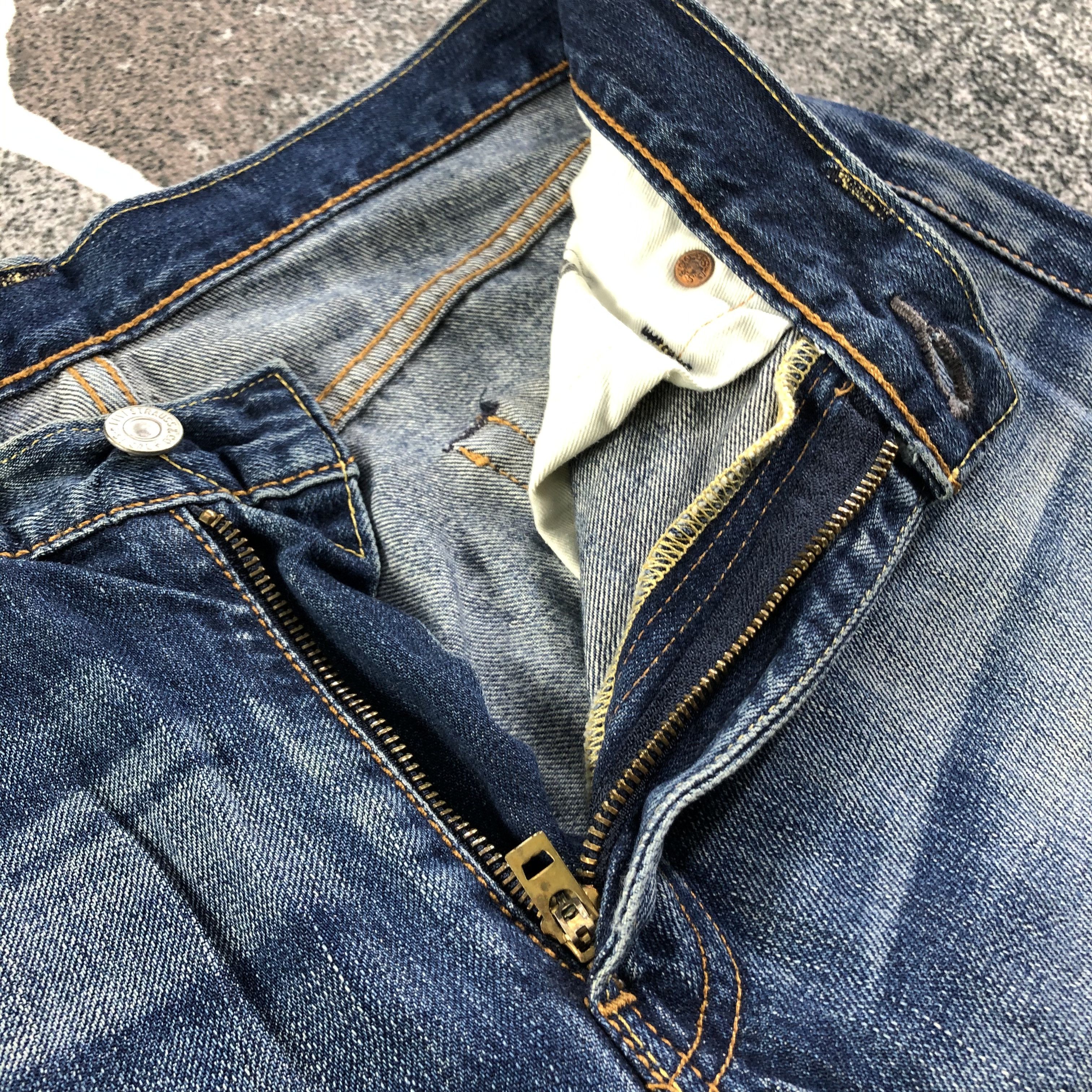 Levi's Vintage Levis 505 Jeans Faded Blue Denim KJ1853 Size US 30 / EU 46 - 8 Thumbnail