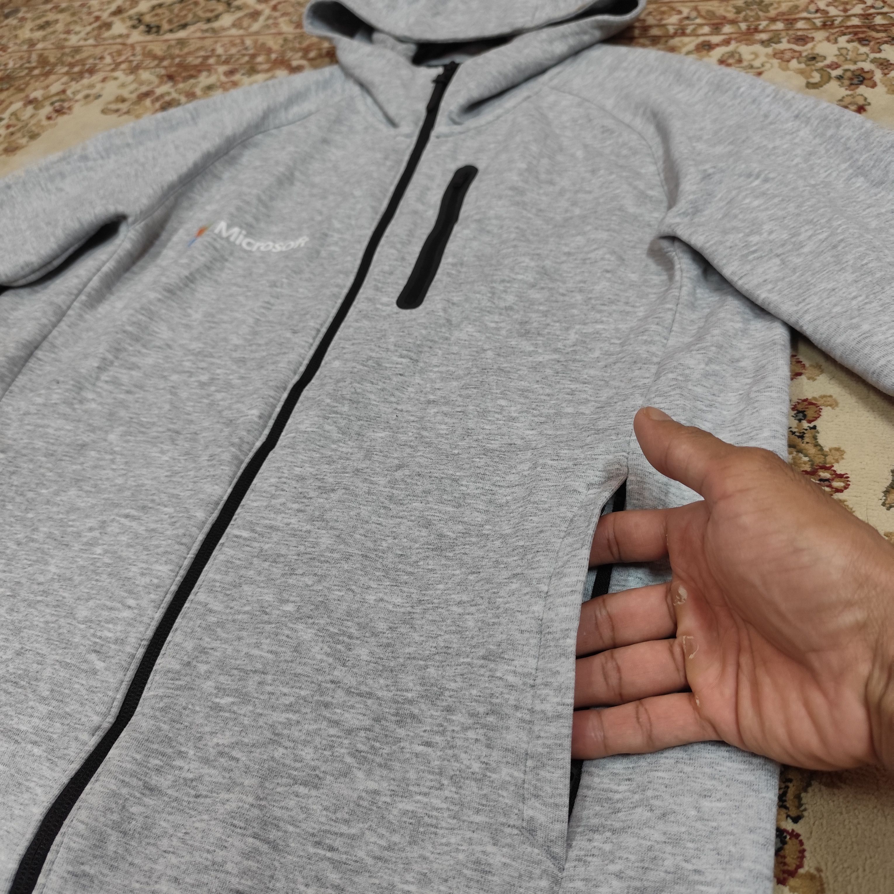 Japanese Brand × Microsoft × Uniqlo MICROSOFT TEAM JAPAN X UNIQLO ZIPPER HOODIE Size US L / EU 52-54 / 3 - 9 Thumbnail