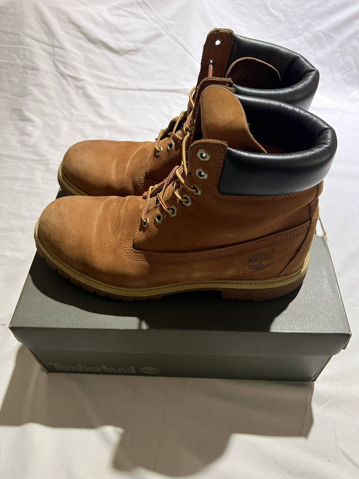 Timberland Timberland 6 Inch Boot Size US 10.5 / EU 43-44 - 3 Thumbnail
