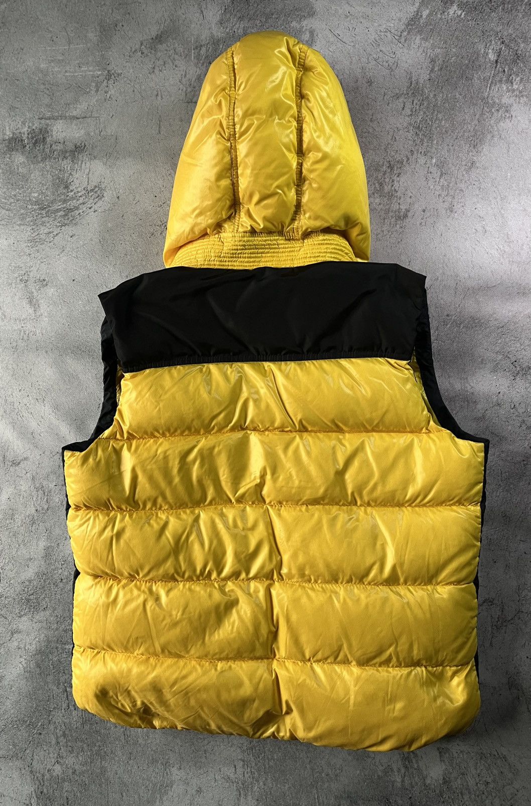 Moncler 💂🏻‍♀️moncler puffer vest🤩 Size US M / EU 48-50 / 2 - 15 Thumbnail