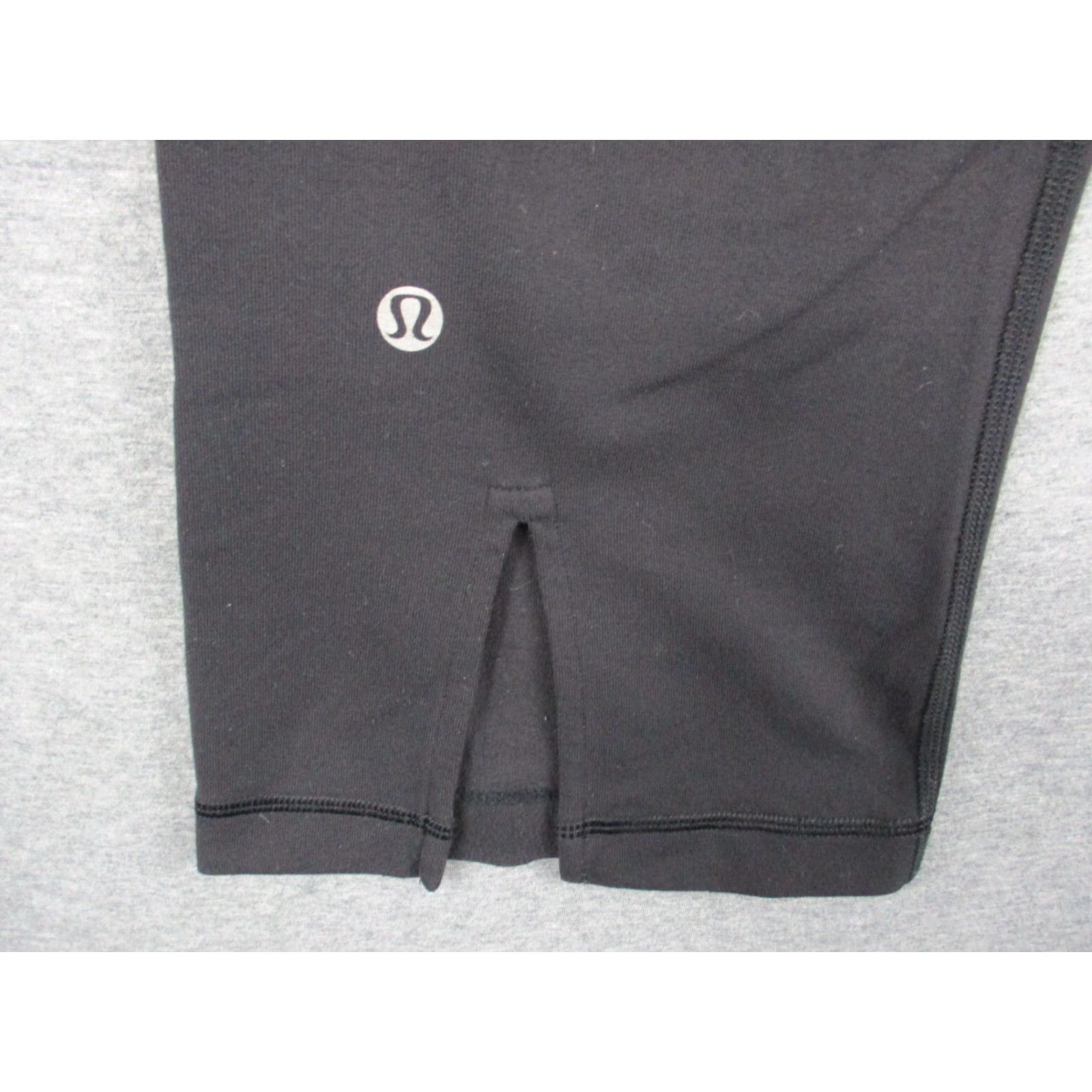 Lululemon Lululemon Capri Pants 8 Womens Slit Cropped Activewear Black Pink Waistband Logo Pants Women 8 Pink Slit Cropped Capri Logo Activewear Size 30" / US 8 / IT 44 - 6 Thumbnail
