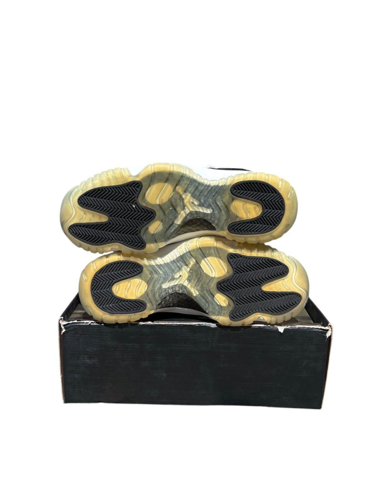 Jordan Brand Jordan 11 DMP Gold Eyelets Sample Size US 9.5 / EU 42-43 - 6 Thumbnail