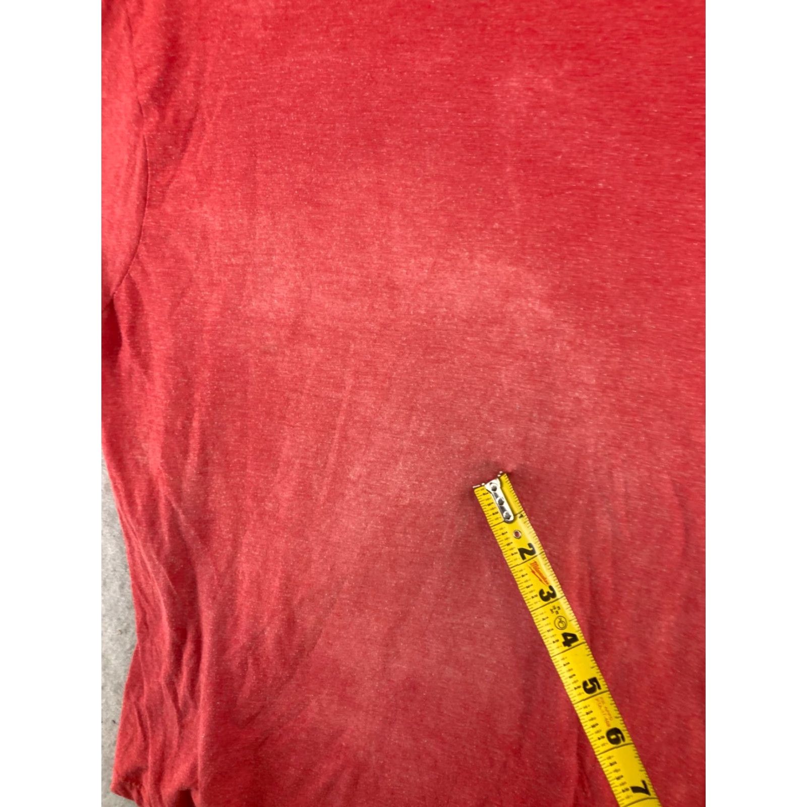 Quiksilver Quiksilver TShirt Mens Regular Red Beach Shirt M Red Graphic Print Short Sleeve Crew Neck Jersey Cotton Blend All Seasons Regular Fit Size US M / EU 48-50 / 2 - 7 Thumbnail