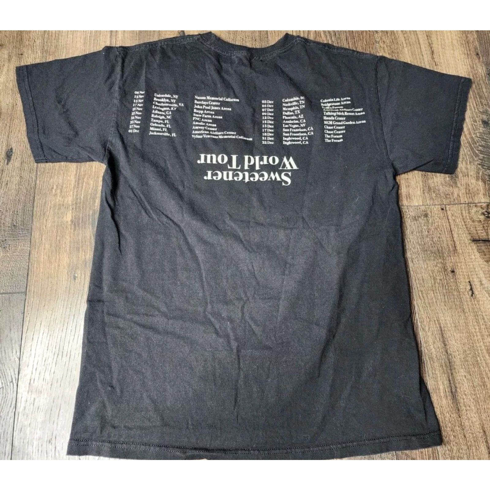 Vintage Ariana Grande Tour T Shirt Black Graphic Concert Tee Mens M Size US M / EU 48-50 / 2 - 2 Thumbnail