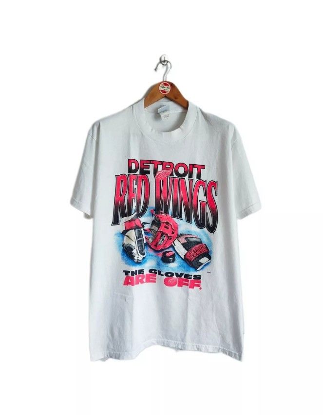 NHL × Vintage Vintage Detroit Red Wings "The Gloves are off" 90s t-shirt Size US L / EU 52-54 / 3 - 1 Thumbnail