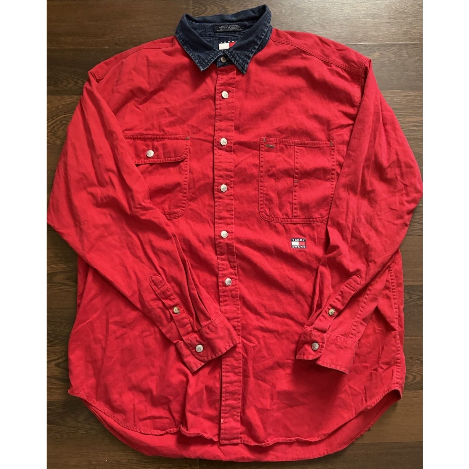Tommy Hilfiger THF Mens Shirt L Red Vintage 90's Denim Collar Metal Buttons Size US L / EU 52-54 / 3 - 1 Thumbnail