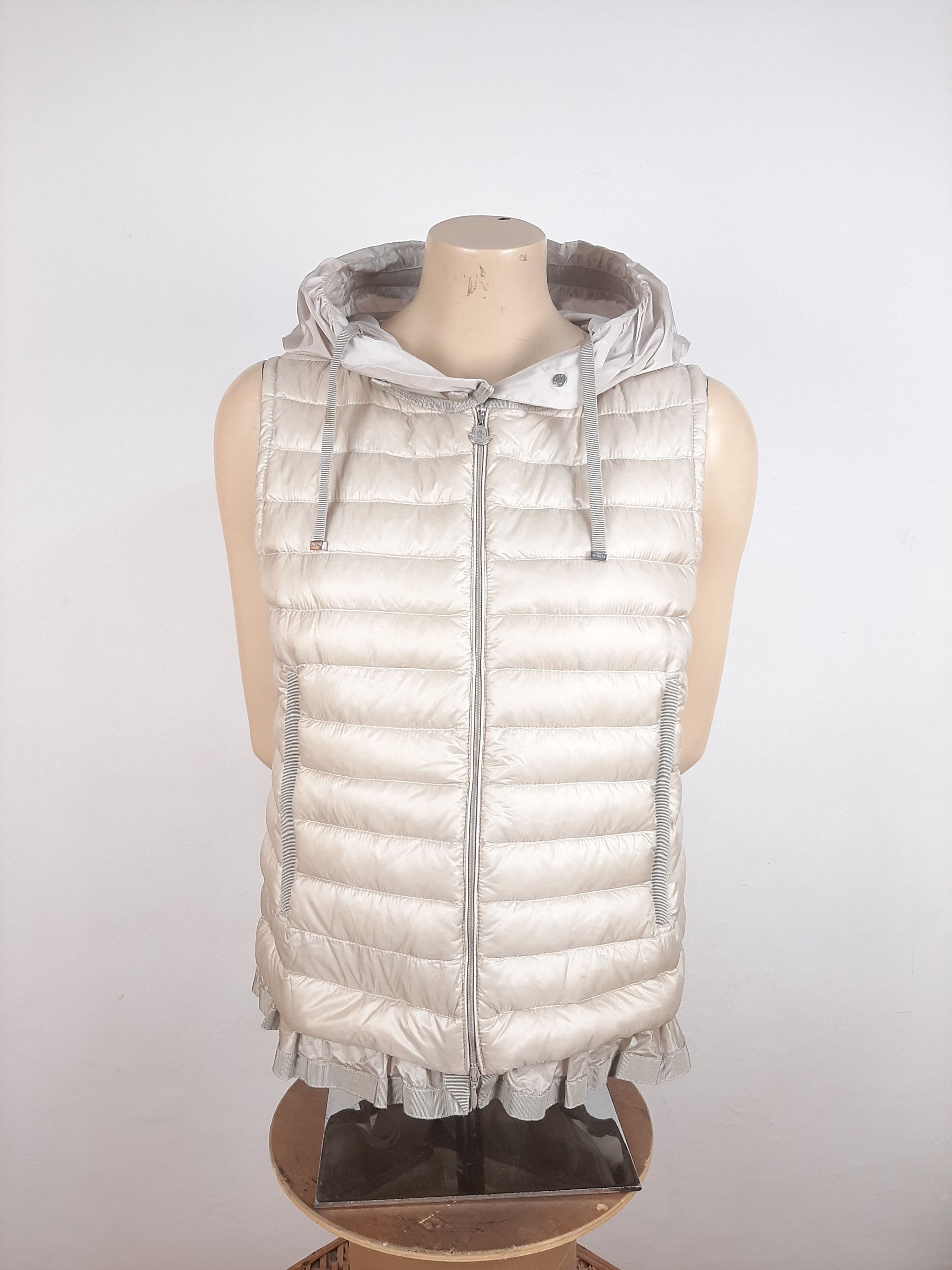 Moncler Moncler Lucila Gilet Off White Women's Size 4 Down Vest Size XL / US 12-14 / IT 48-50 - 2 Thumbnail