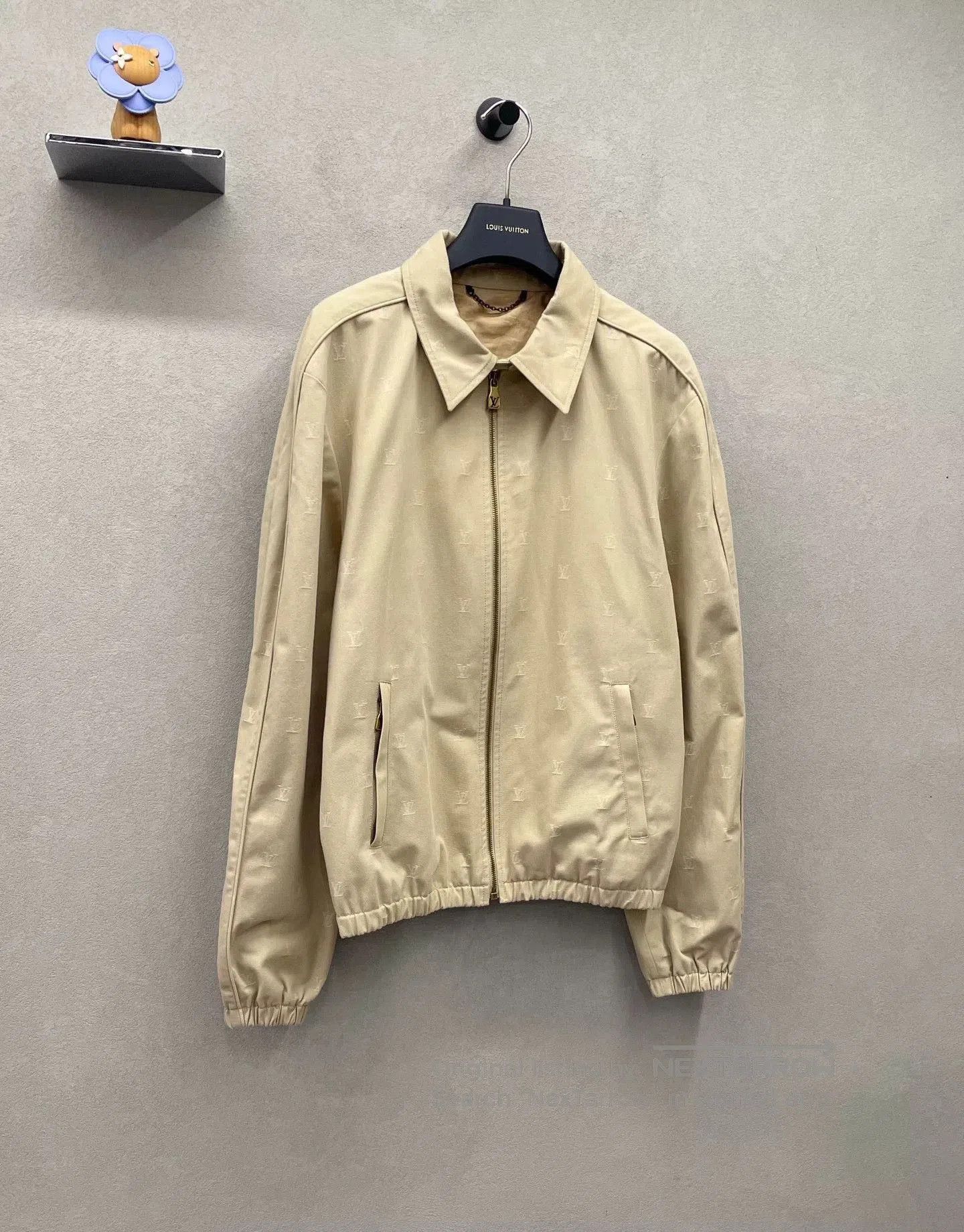 Louis Vuitton LV Logo Khaki Jacket. Size US M / EU 48-50 / 2 - 3 Thumbnail