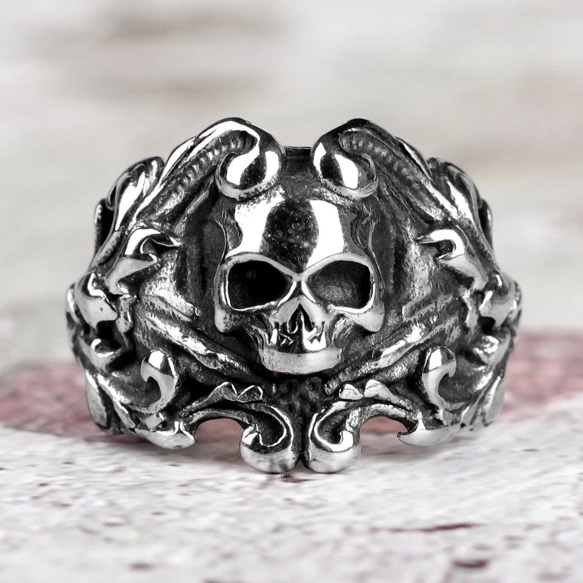 Jewelry Petal Skull Ring Streetwear Jewelry Fashion Gift Size ONE SIZE - 1 Thumbnail