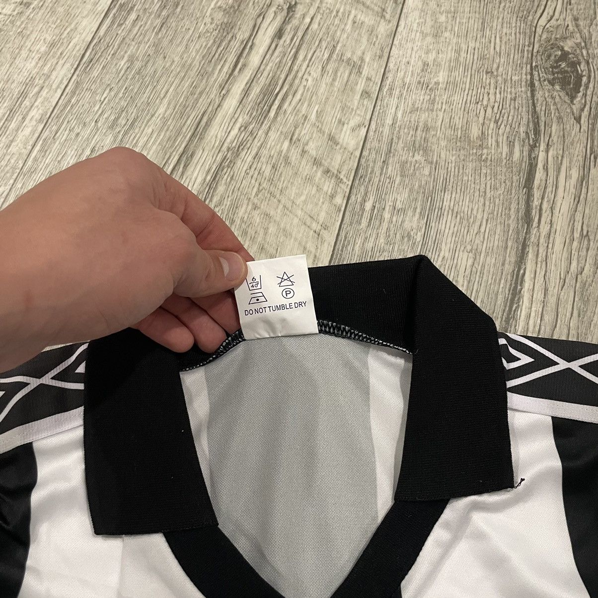 Umbro × Vintage Newcastle United Umbro 90s home jersey goalkeeper tee shirt Size US M / EU 48-50 / 2 - 5 Thumbnail