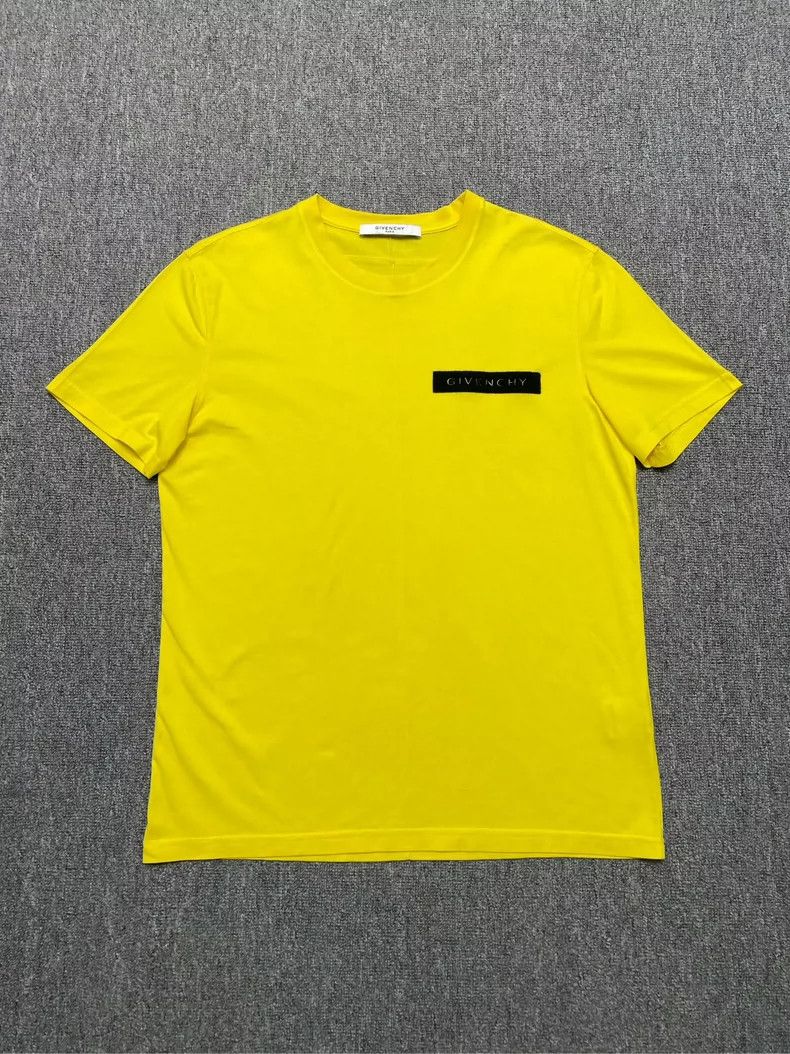 Givenchy Givenchy Chest Flock Logo Yellow Short-sleeve 2506-Nextarro Size US L / EU 52-54 / 3 - 1 Thumbnail