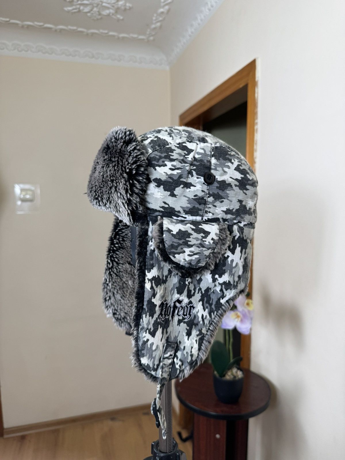 No Fear No Fear Ushanka Mohair Fuzzy Paint Hat Camo Crazy Y2K Winter Size ONE SIZE - 2 Thumbnail