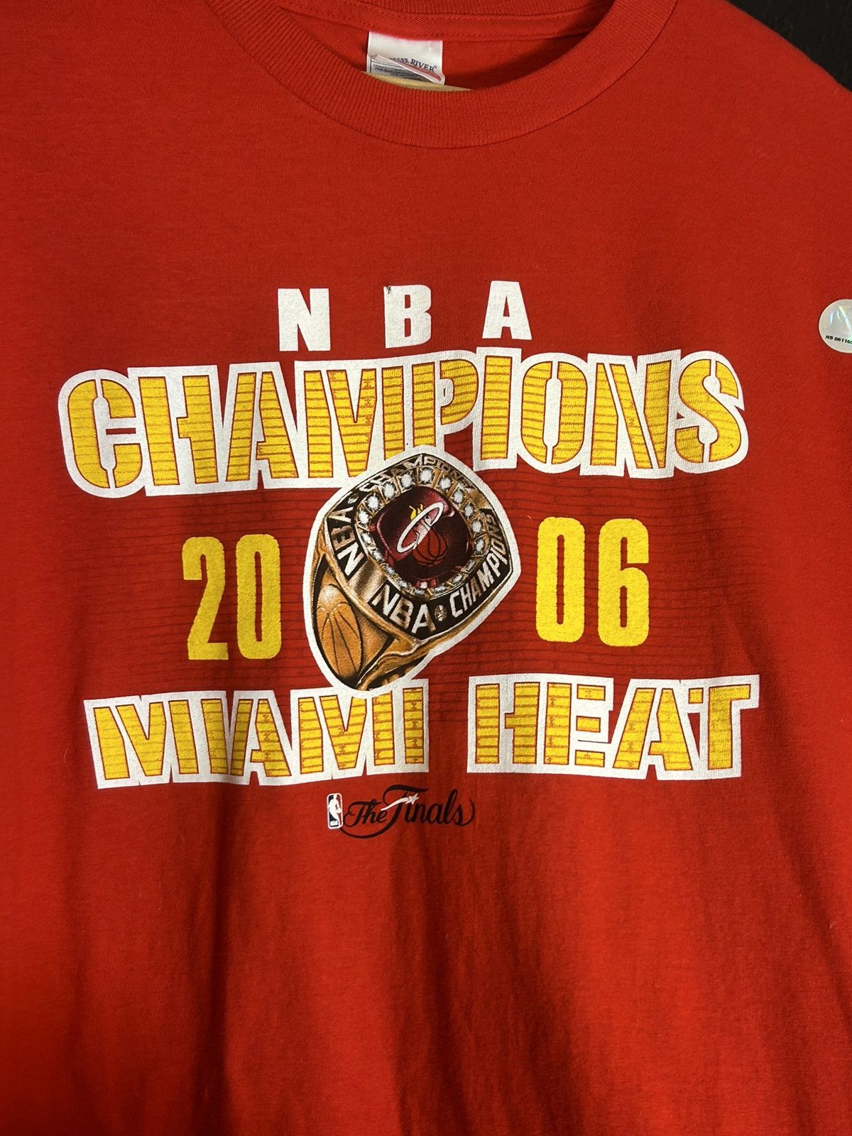 NBA Miami Heat 2006 Champion’s Shirt Size US L / EU 52-54 / 3 - 2 Thumbnail
