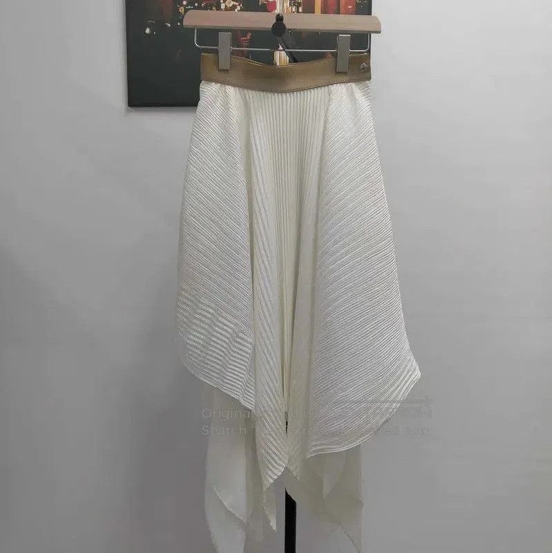 Loewe Loewe White Pleated Skirt for Summer . Size 23" - 1 Thumbnail