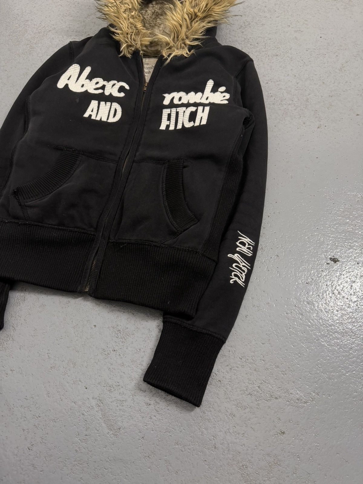 Abercrombie & Fitch Abercrombie & Fitch New York Fur Y2K Zip Hoodie Size M / US 6-8 / IT 42-44 - 2 Thumbnail