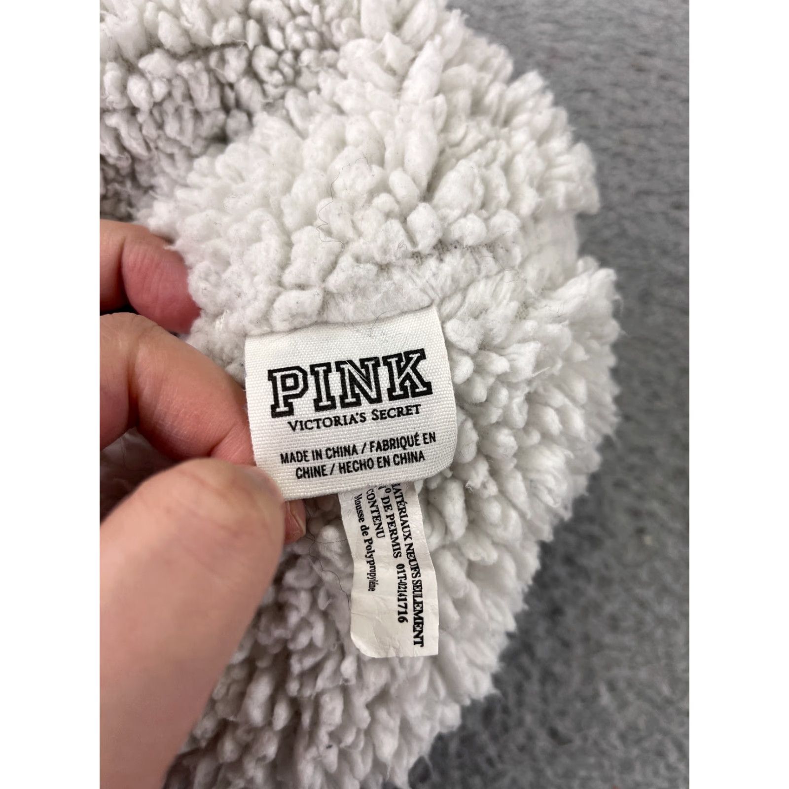 Victoria's Secret Victoria's Secret Beanie Adult One Size Ivory Pom PINK Poly Sherpa Lined Knit Logo Women Size ONE SIZE - 7 Thumbnail