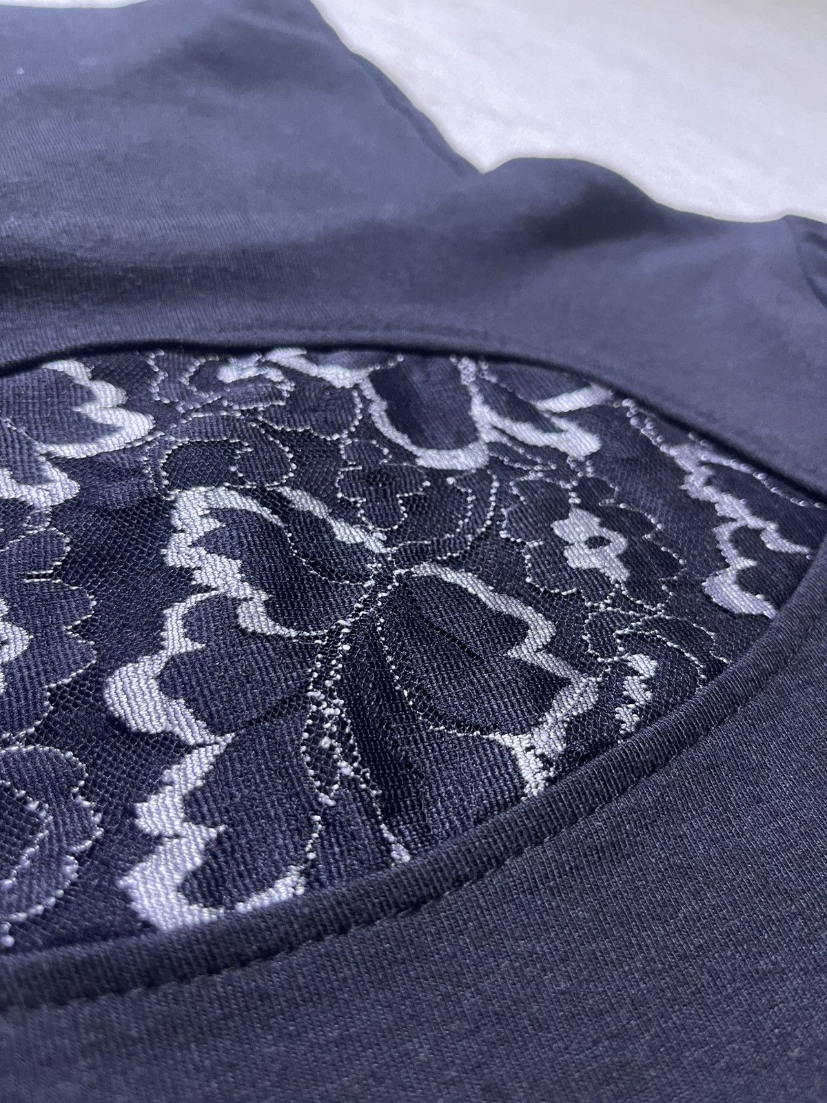 Japanese Brand Y2K long sleeve t-shirt with large embroidery motif Size US S / EU 44-46 / 1 - 6 Thumbnail
