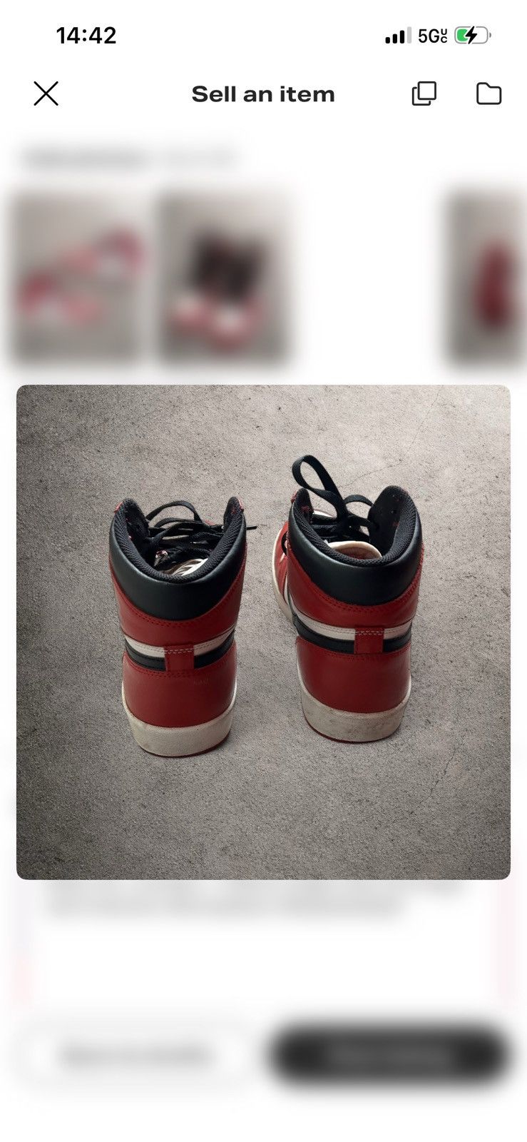 Jordan Brand Air Jordan 1 Mid - CHICAGO COLORWAY Size US 9.5 / EU 42-43 - 4 Thumbnail