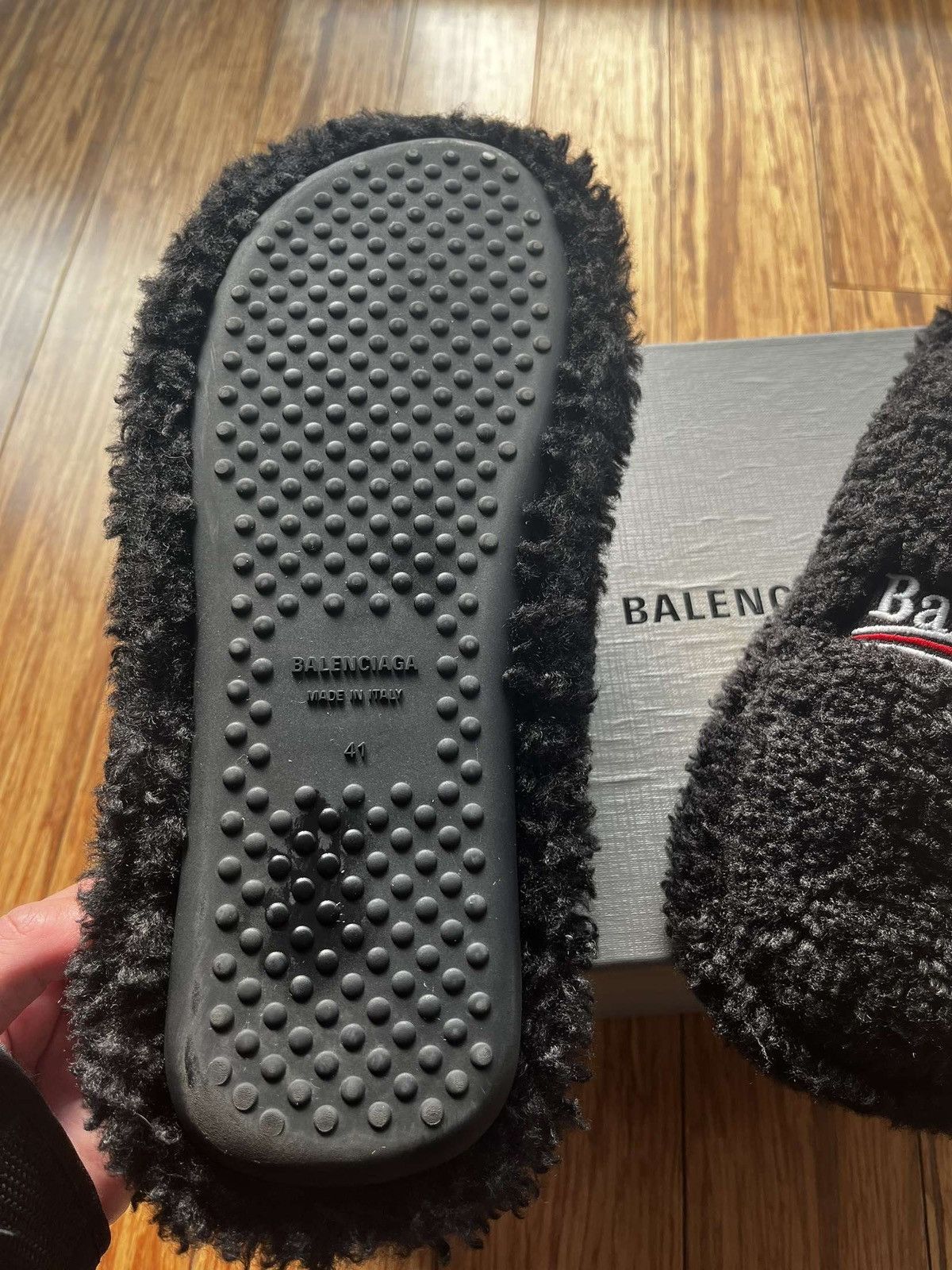 Balenciaga Balenciaga Furry Slides Closed Toe Size US 8 / EU 41 - 4 Thumbnail