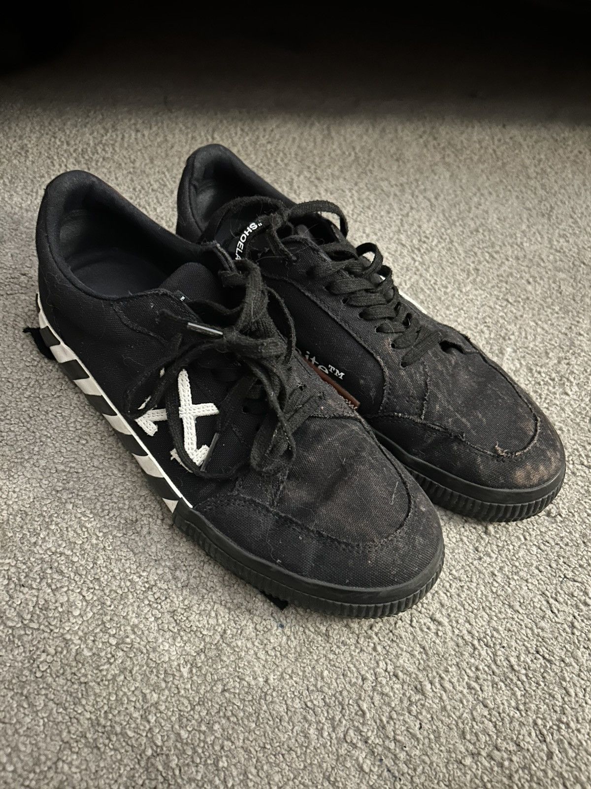Off-White Off-white Worn Size US 10 / EU 43 - 1 Thumbnail