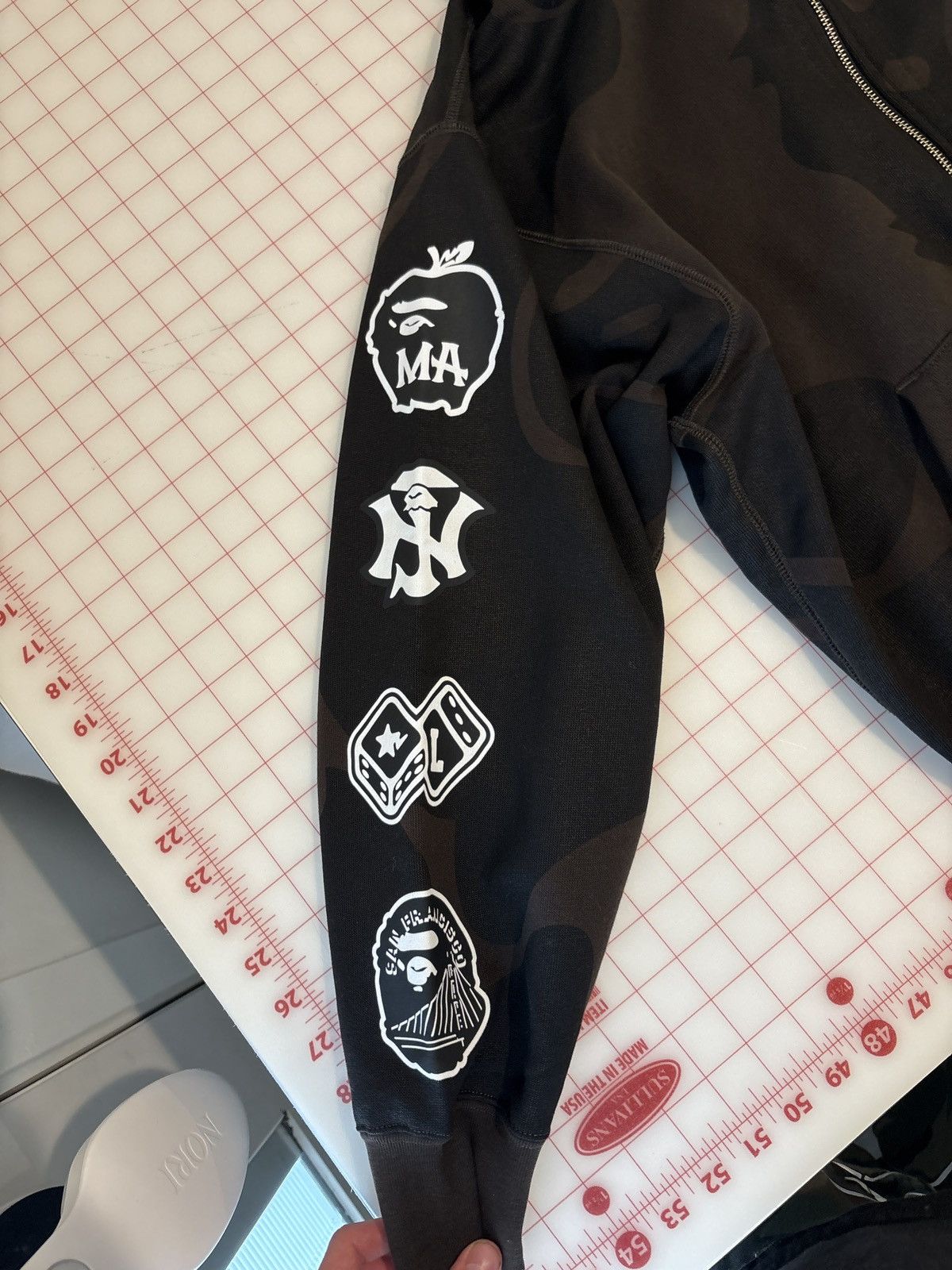 Bape Bape usa double shark hoodie Size US S / EU 44-46 / 1 - 5 Thumbnail