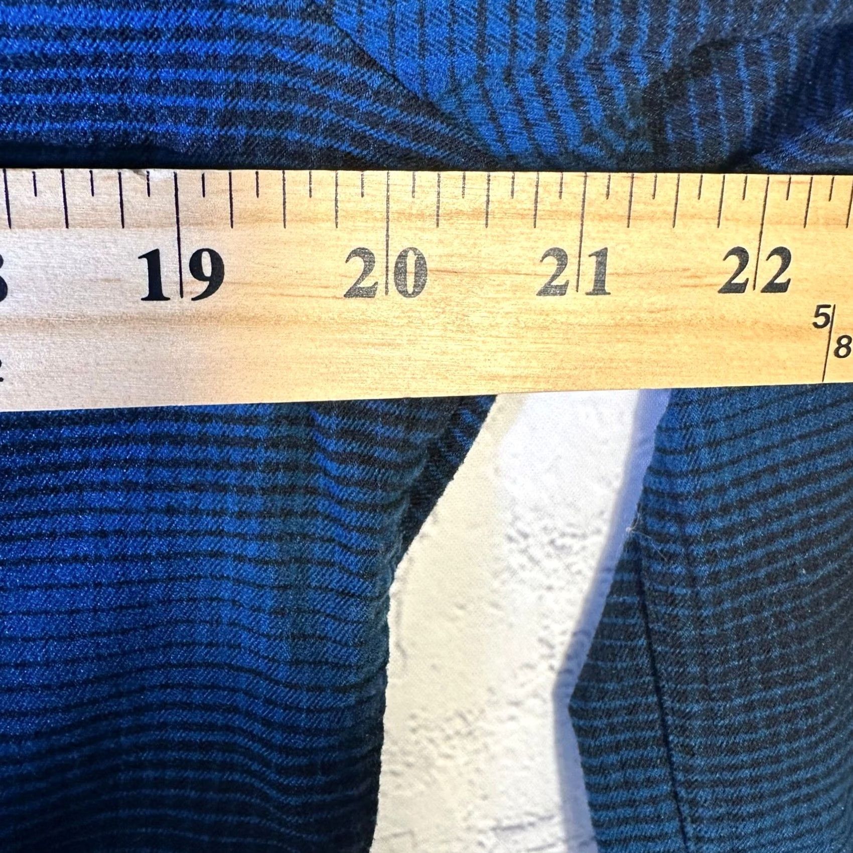 Lululemon Lululemon Mens Button-Down Shirt Blue Black Ombre Stripe Long Sleeve Size US L / EU 52-54 / 3 - 7 Thumbnail