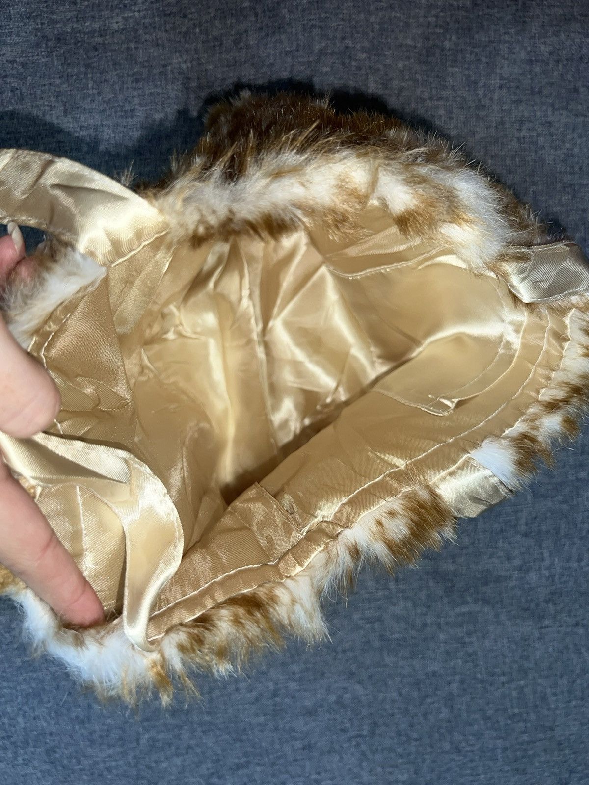 Japanese Brand Deer fur mini handle bag 🦌 Size ONE SIZE - 5 Thumbnail