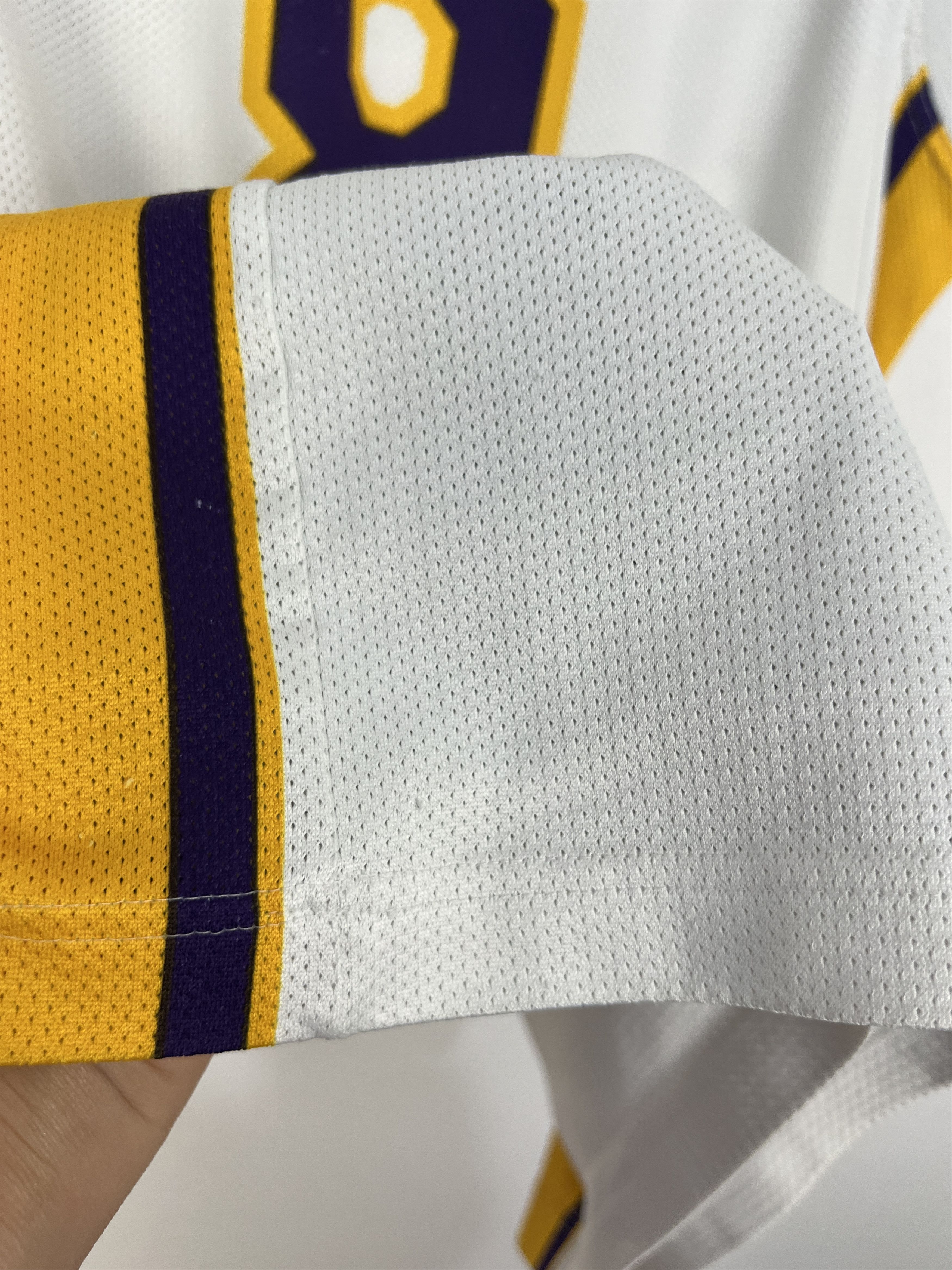 Champion Vintage Los Angeles Lakers #8 Bryant NBA Jersey Size US M / EU 48-50 / 2 - 14 Thumbnail
