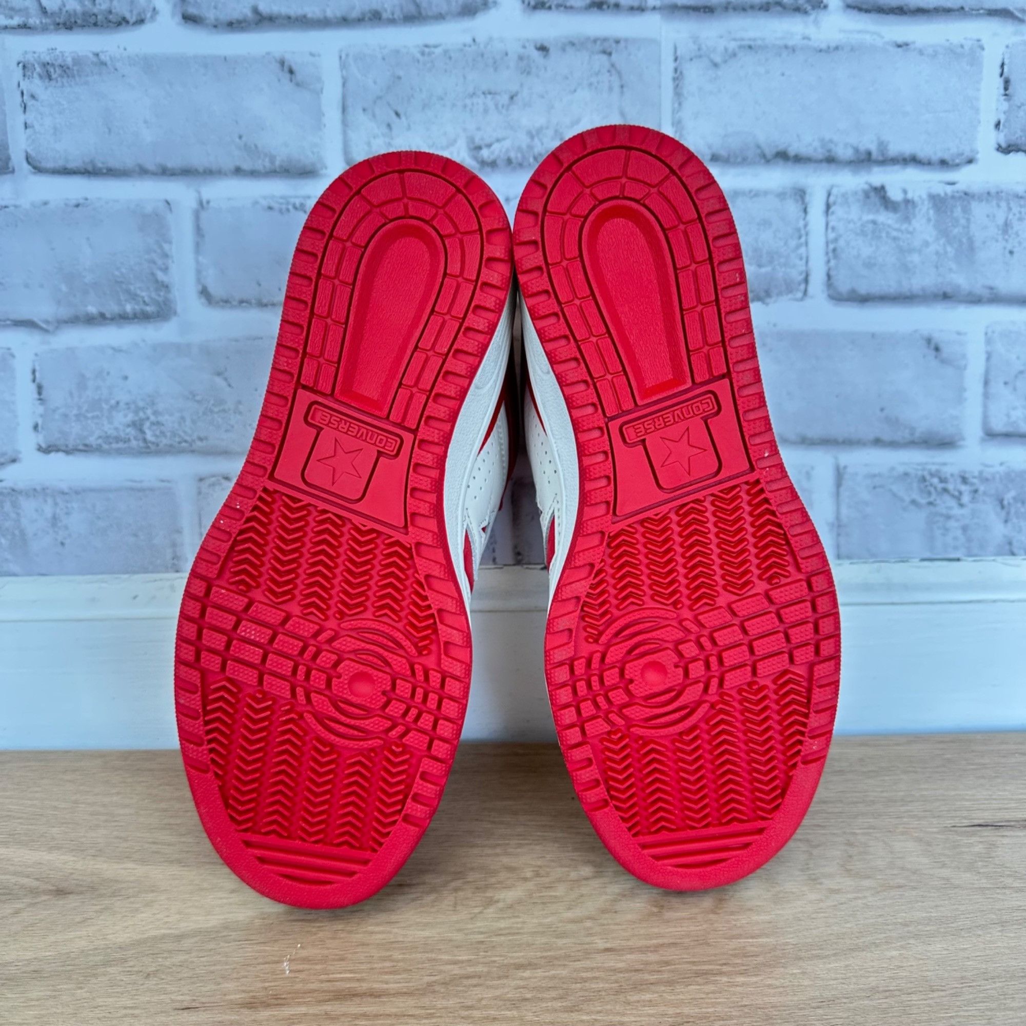 Converse Converse Weapon Low Red White 9 Mens Shoes Bird Magic Erving Size US 9 / EU 42 - 5 Thumbnail