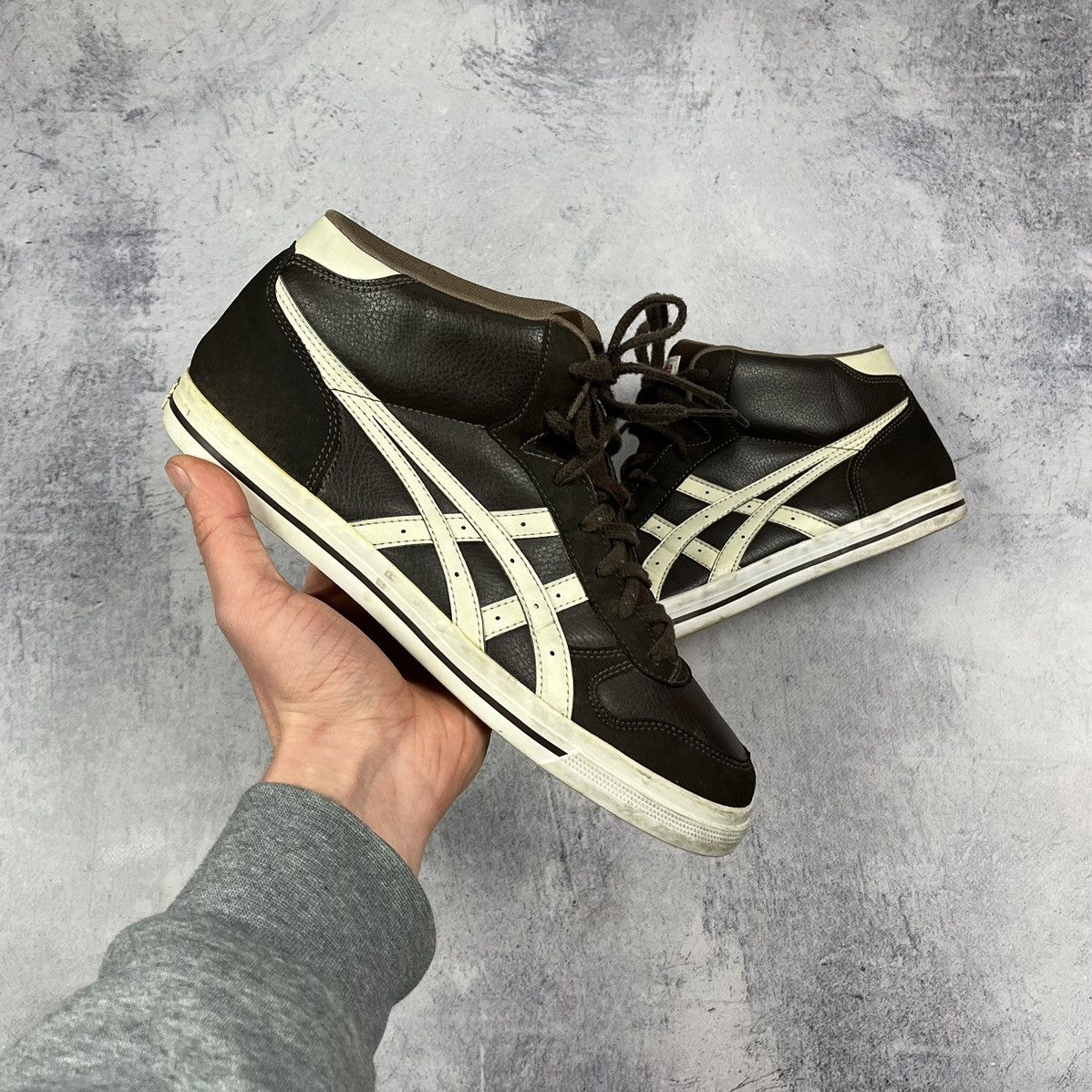Asics Vintage Asics Onitsuka Tiger brown y2k sneakers Size US 10 / EU 43 - 1 Thumbnail