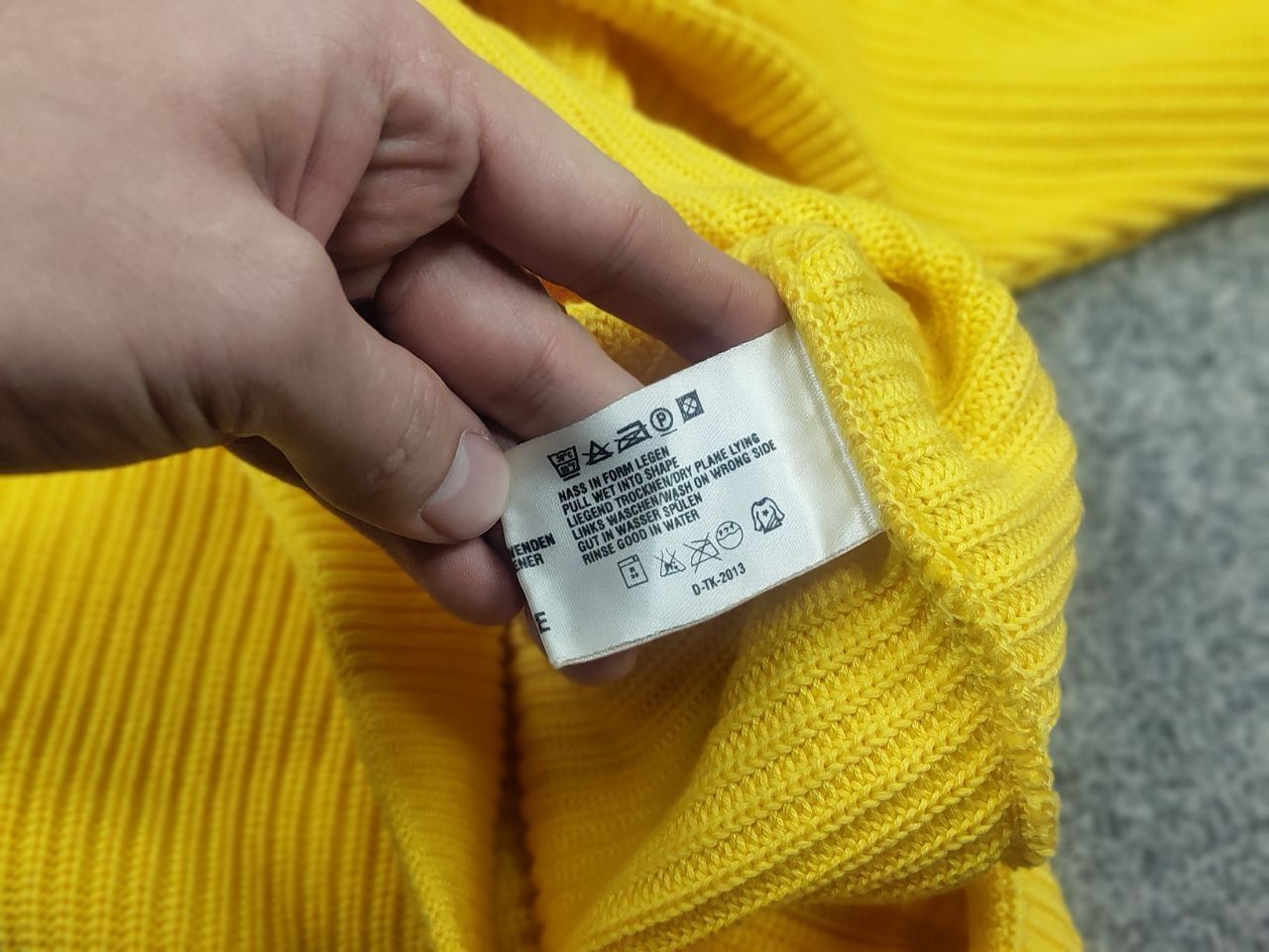 Carlo Colucci Vintage 90's Carlo Colucci Logo Wool Yellow Knit Sweater Size US M / EU 48-50 / 2 - 17 Thumbnail