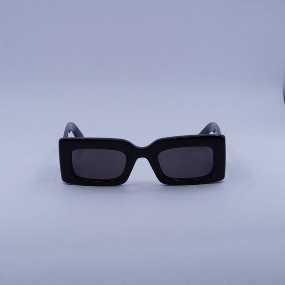 Alexander McQueen Alexander McQueen AM0433S 001 Sunglasses Black Rectangle Size ONE SIZE - 4 Thumbnail