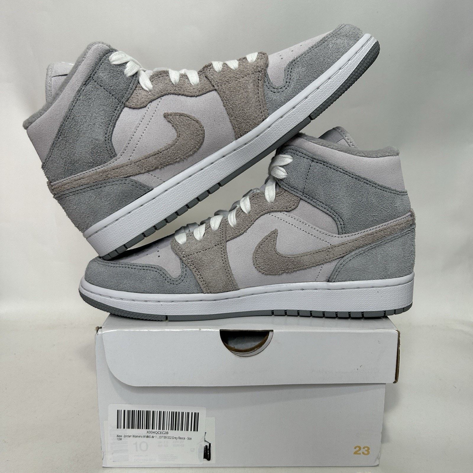 Jordan Brand Nike Air Jordan 1 Mid SE WMNS “Particle Grey/Fleece” Size US 10 / IT 40 - 3 Thumbnail