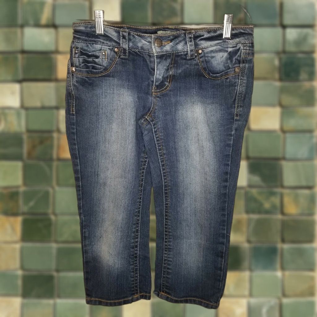 Vintage Paris Blues Capri Jeans Womens Size 7 Dark Blue Distressed Denim Size 28" / US 6 / IT 42 - 1 Thumbnail