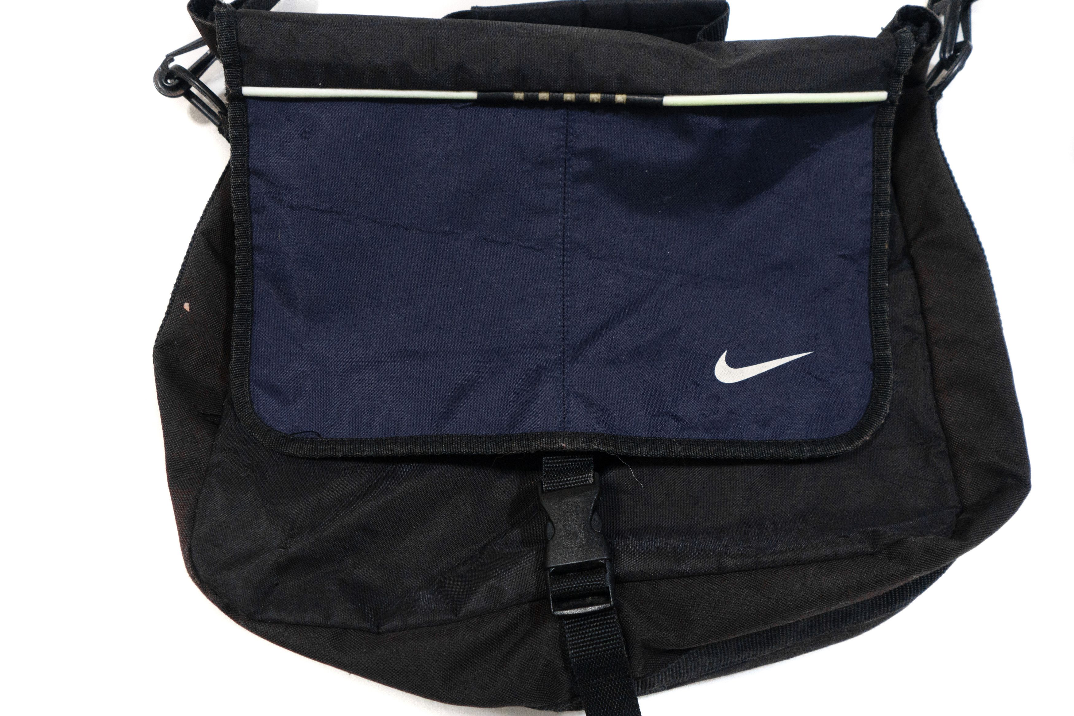 Nike 90s Swoosh Messenger Bag Laptop Shoulder Bag Vintage Size ONE SIZE - 2 Thumbnail
