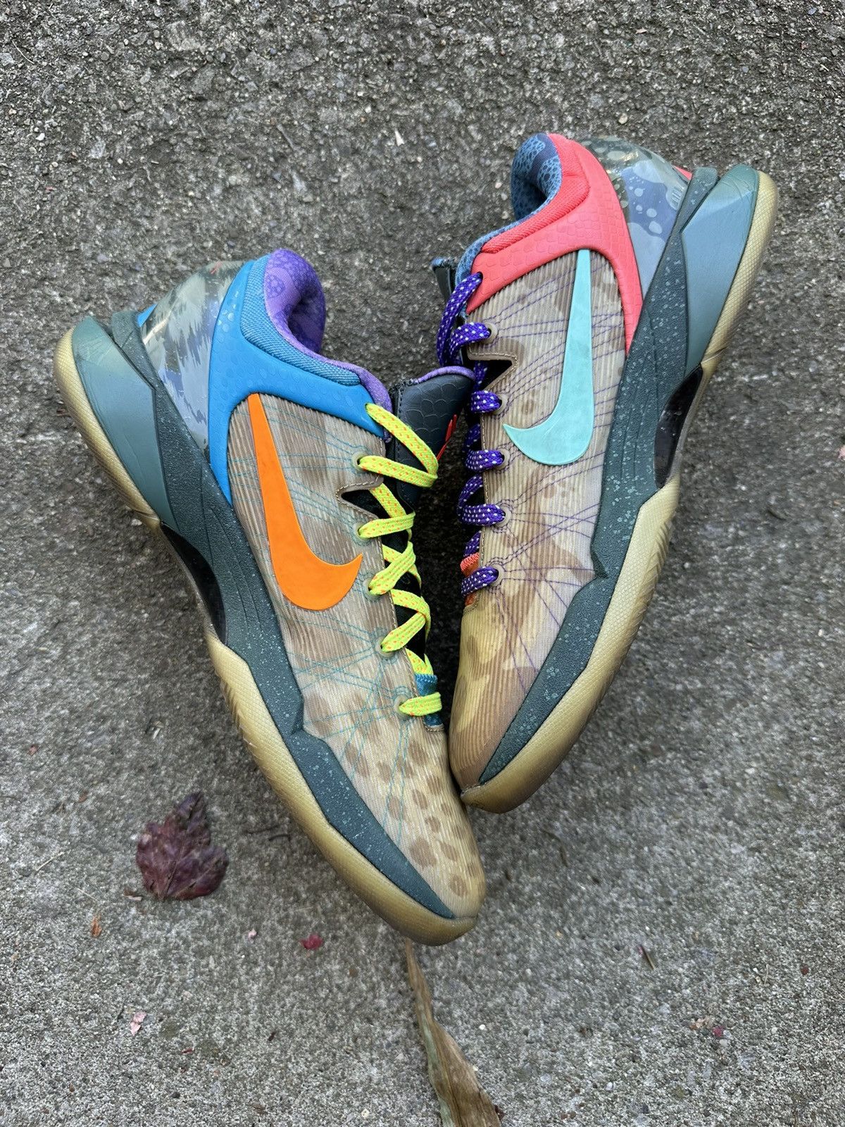 Nike Nike Zoom Kobe 7 System What The Kobe 2012 size 10.5 Size US 10.5 / EU 43-44 - 2 Thumbnail