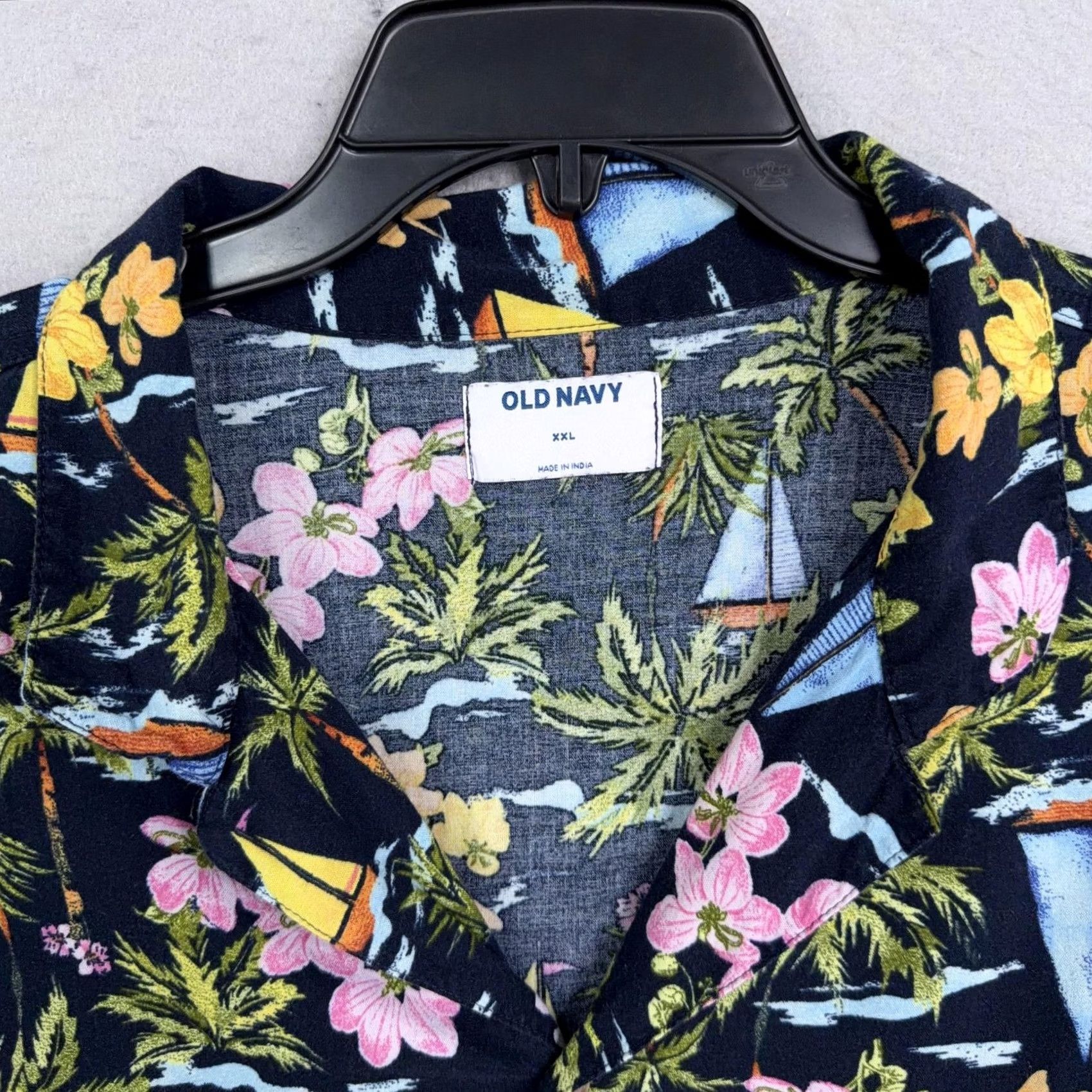 Old Navy Old Navy Shirt Mens 2XL Blue Floral Hawaiian Sailboat Aloha Button Up Lot of 2 Size US XXL / EU 58 / 5 - 3 Thumbnail