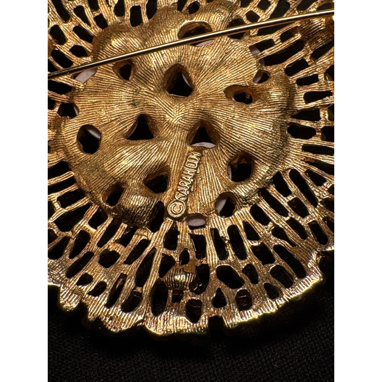 Other Vintage Sarah Coventry Splendor Brooch Gold Tone Filigree Size ONE SIZE - 5 Thumbnail