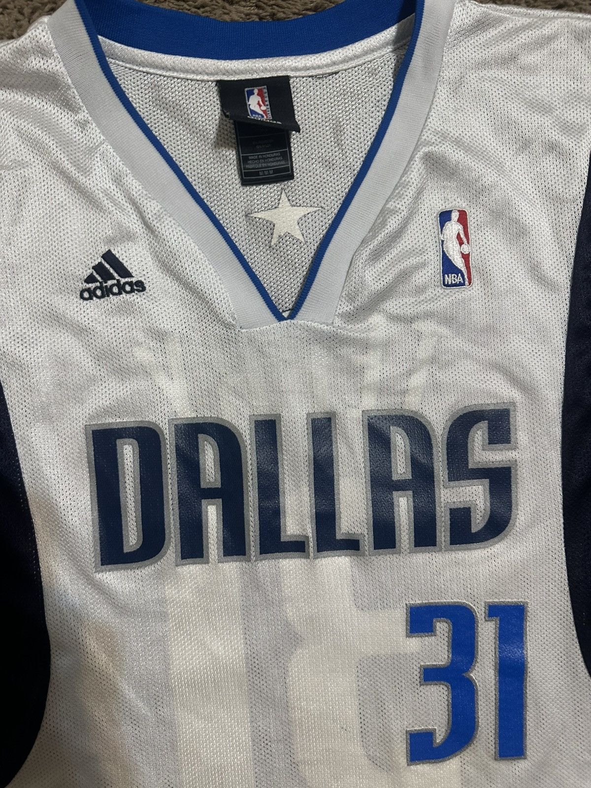 NBA Vintage NBA Adidas Dallas Mavericks jersey 00s size medium Size US M / EU 48-50 / 2 - 3 Thumbnail