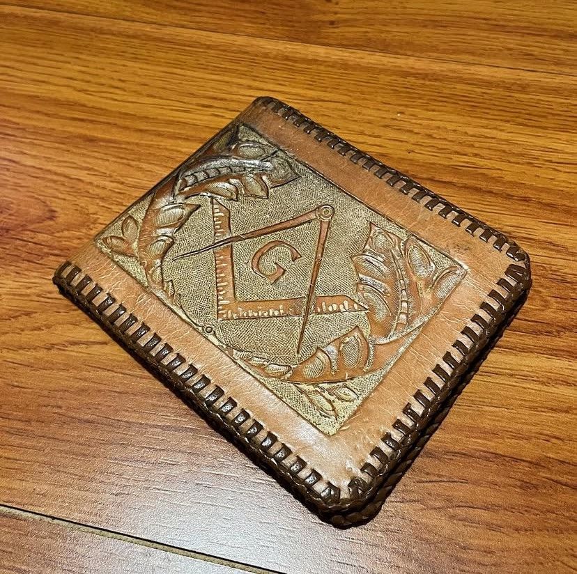 Vintage Vintage 1990s Handcrafted Leather Tan Wallet Mason Size ONE SIZE - 1 Thumbnail