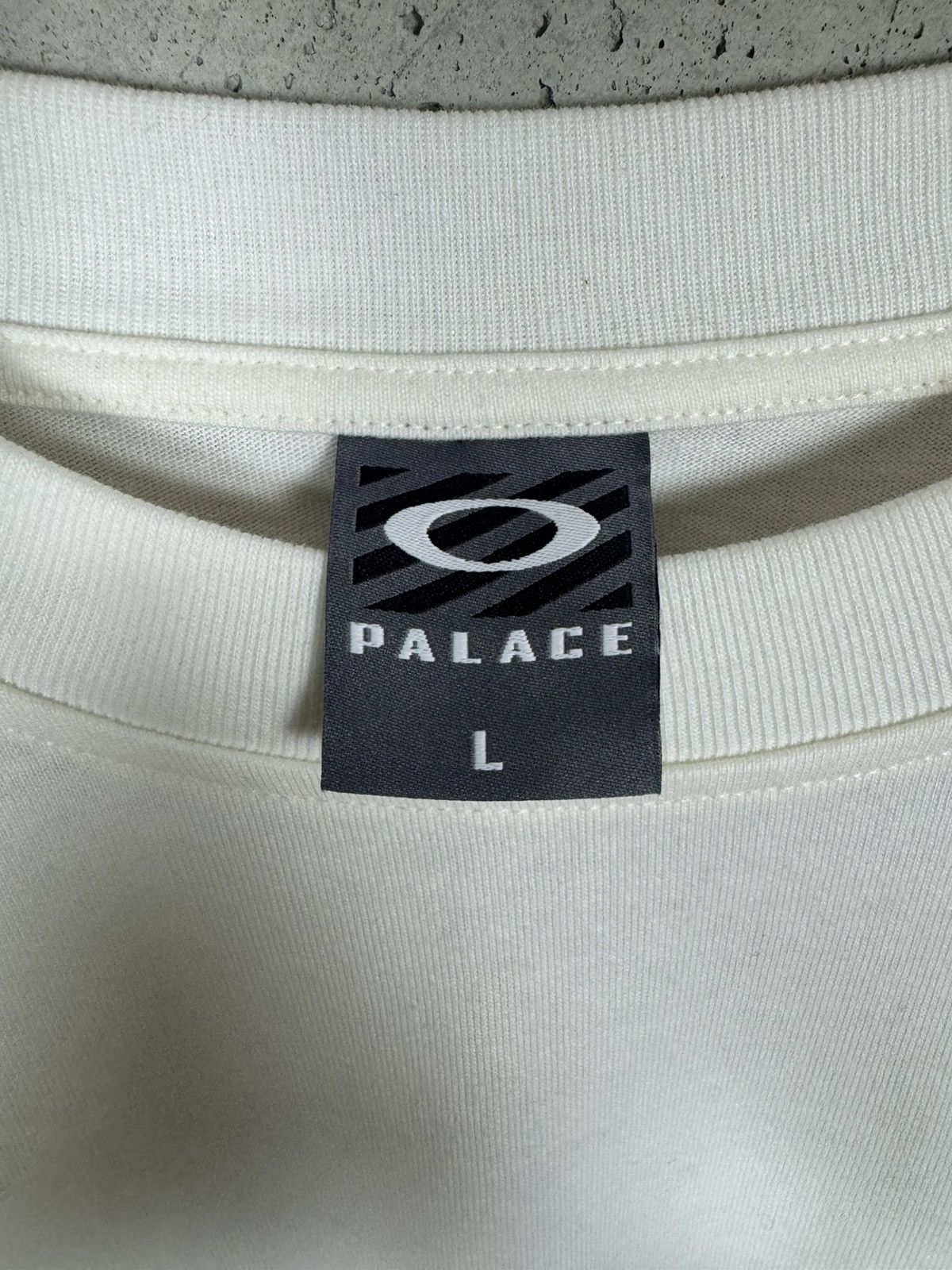 Oakley × Palace Palace x Oakley T-Shirt Off-White - Large Size US L / EU 52-54 / 3 - 6 Thumbnail