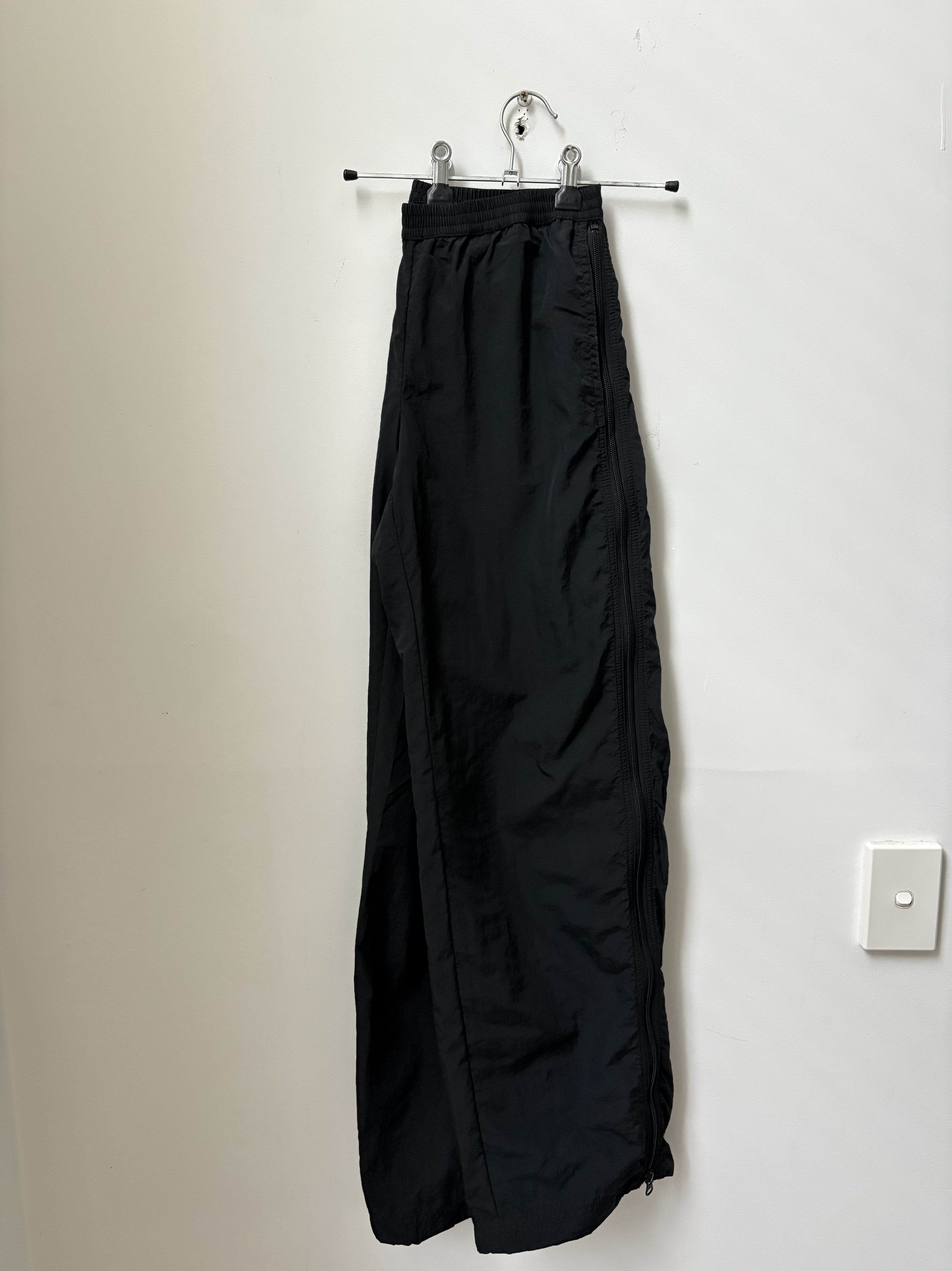 Weekday Simona Track Trouser Size 24" / US 00 / IT 34 - 1 Thumbnail